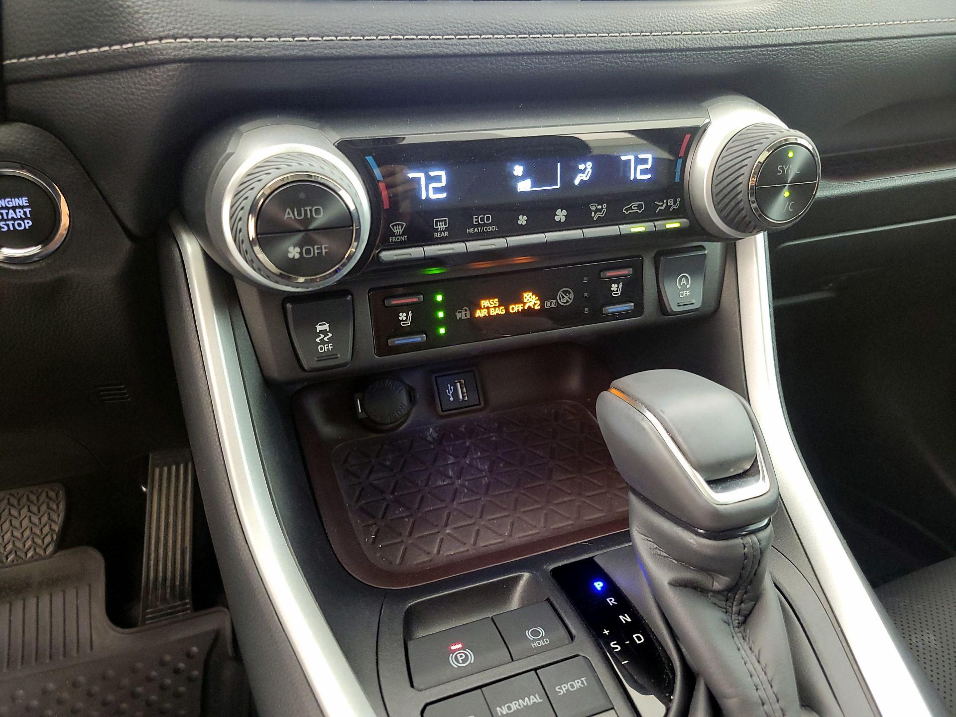 Thumbnail: 2025 Toyota RAV4 - 16