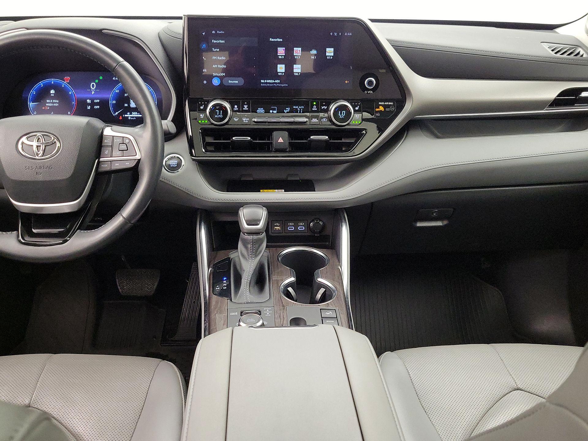 Thumbnail: 2023 Toyota Highlander - 9