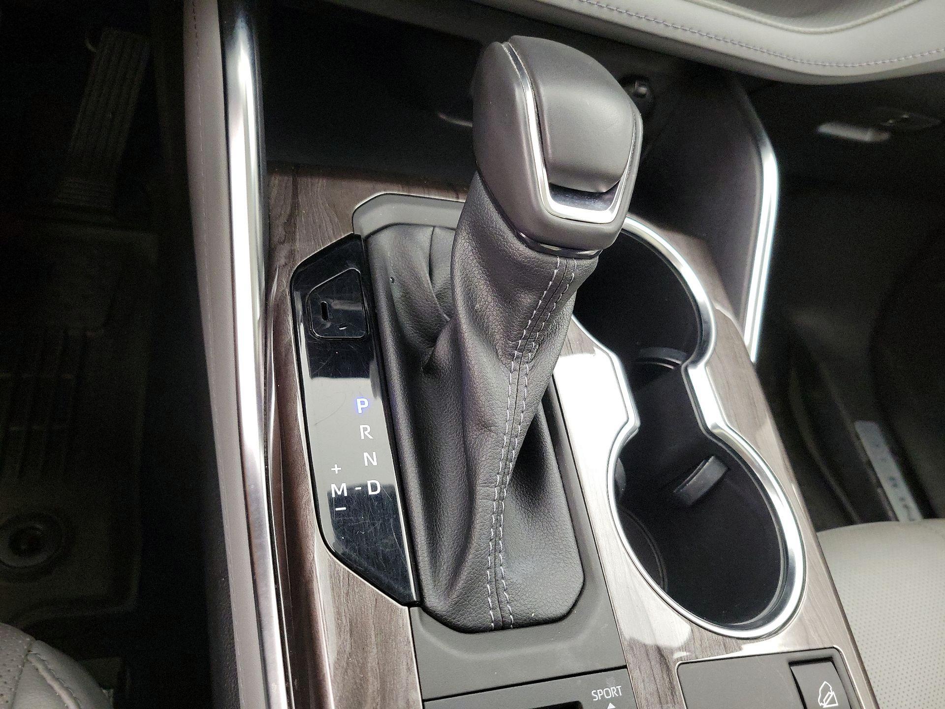 Thumbnail: 2023 Toyota Highlander - 17