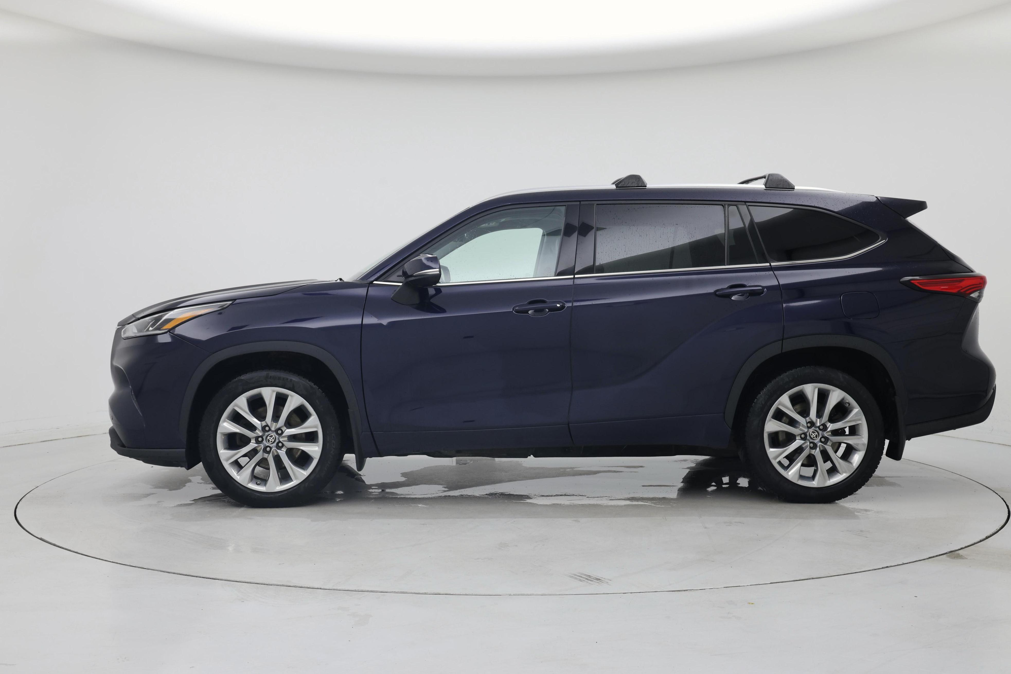 Thumbnail: 2023 Toyota Highlander - 3
