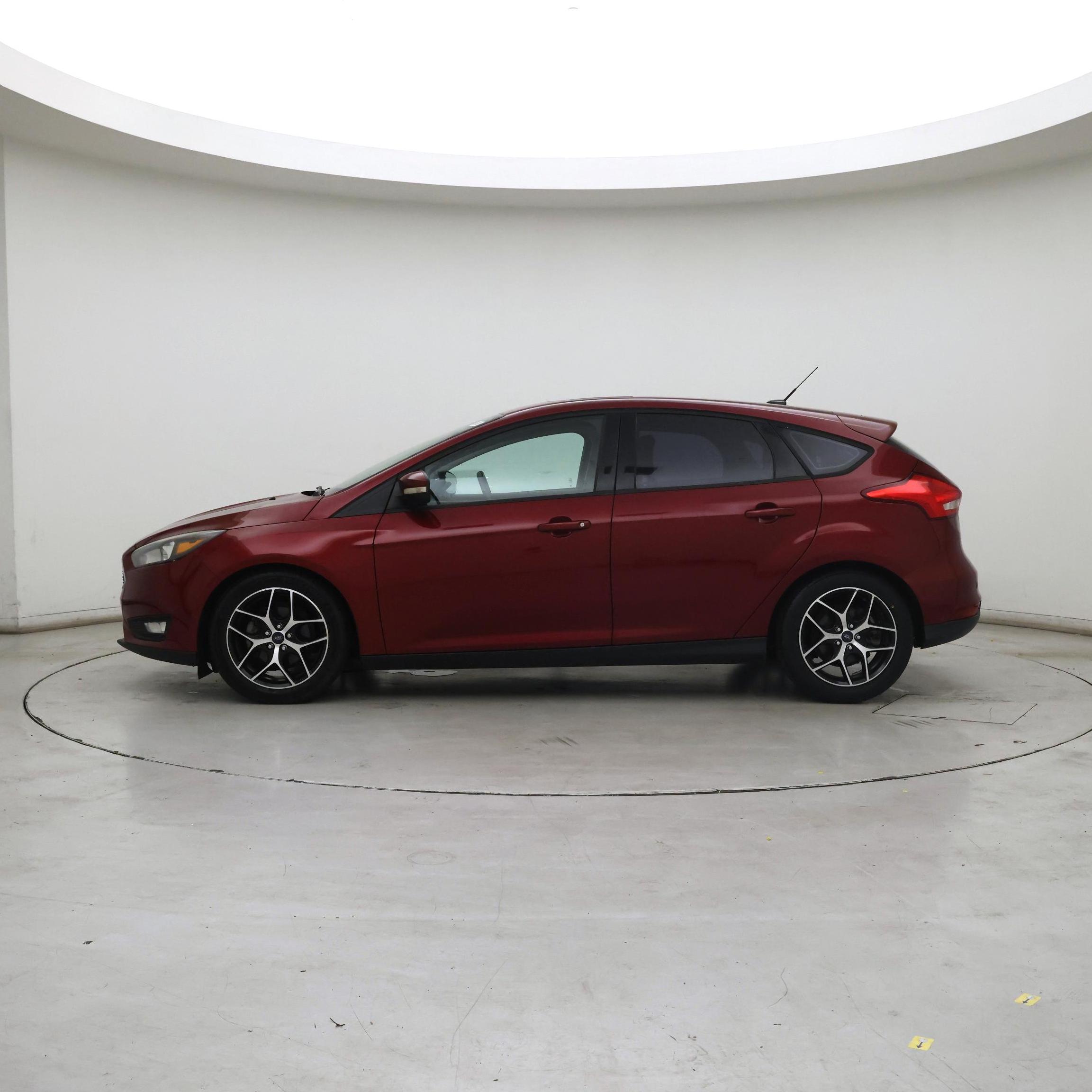 Thumbnail: 2017 Ford Focus - 3