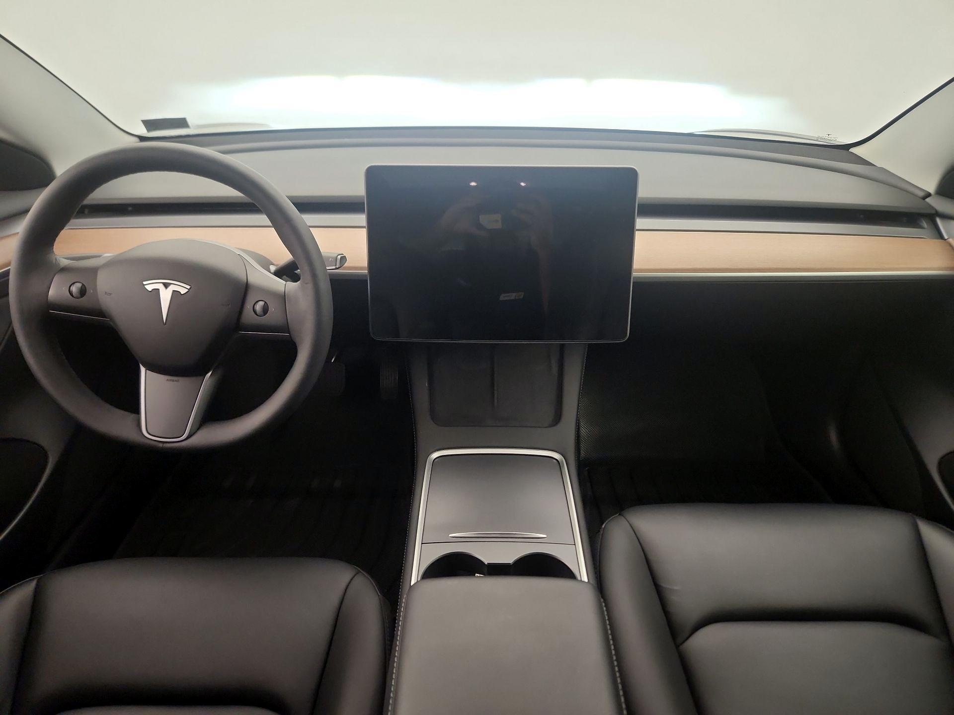 Thumbnail: 2021 Tesla Model 3 - 9