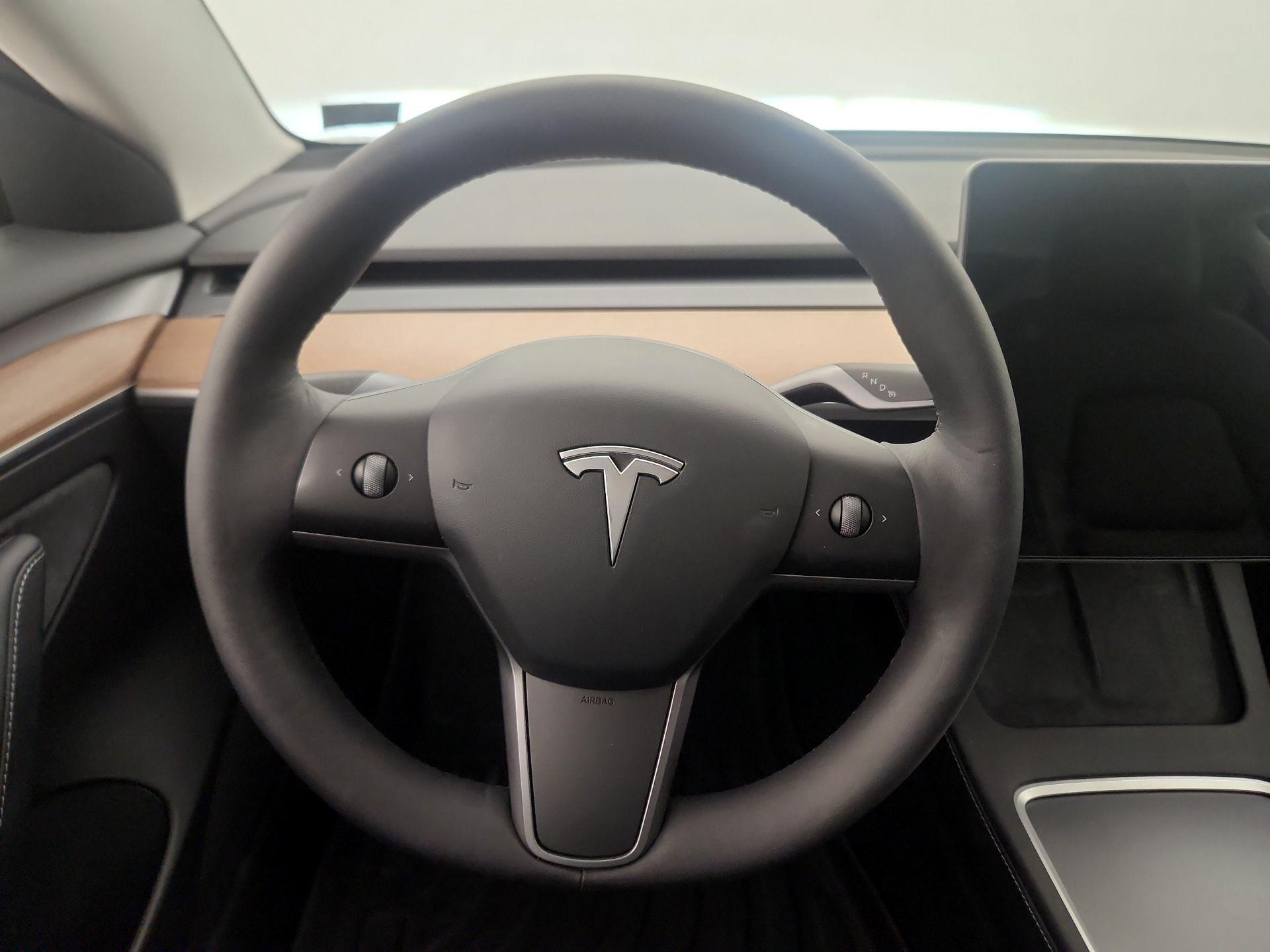 Thumbnail: 2021 Tesla Model 3 - 10
