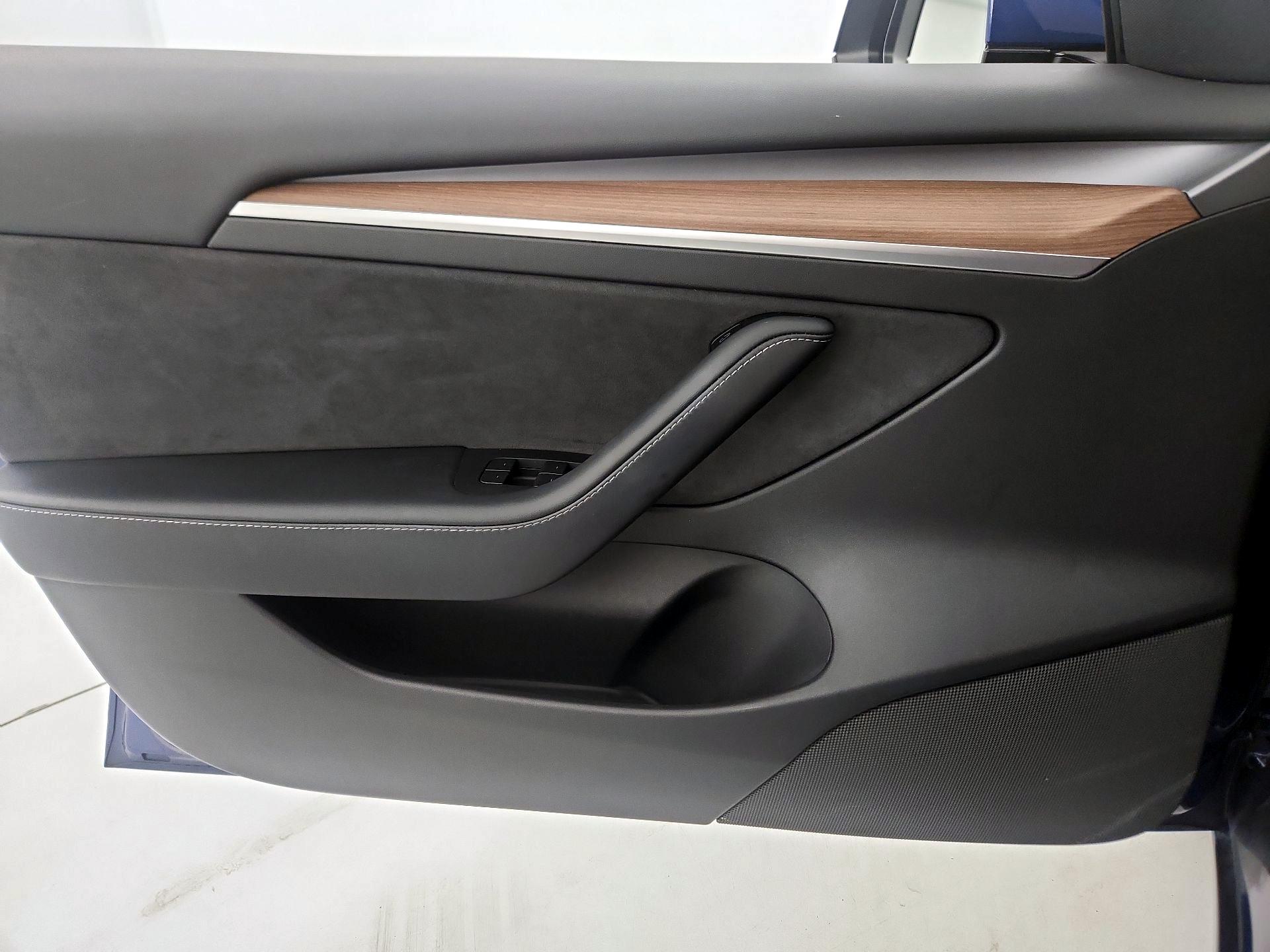 Thumbnail: 2021 Tesla Model 3 - 12