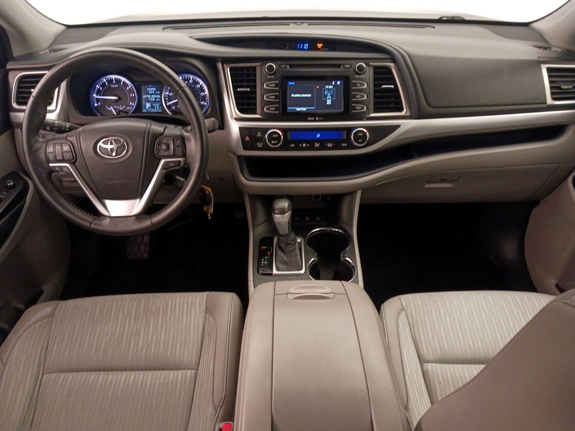 Thumbnail: 2015 Toyota Highlander - 9