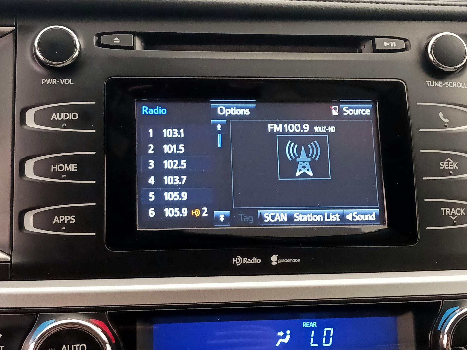 Thumbnail: 2015 Toyota Highlander - 15