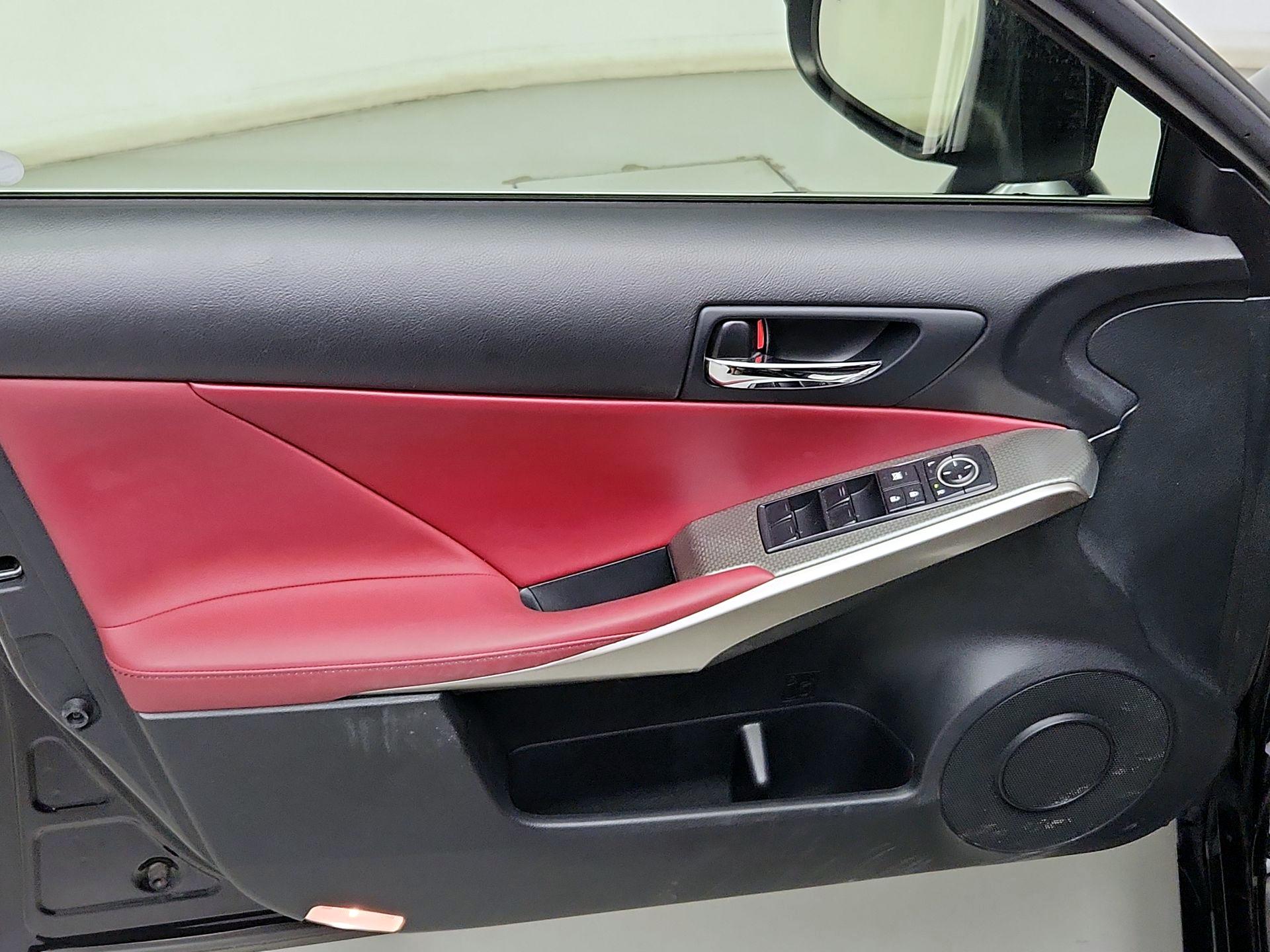 Thumbnail: 2015 Lexus IS - 12