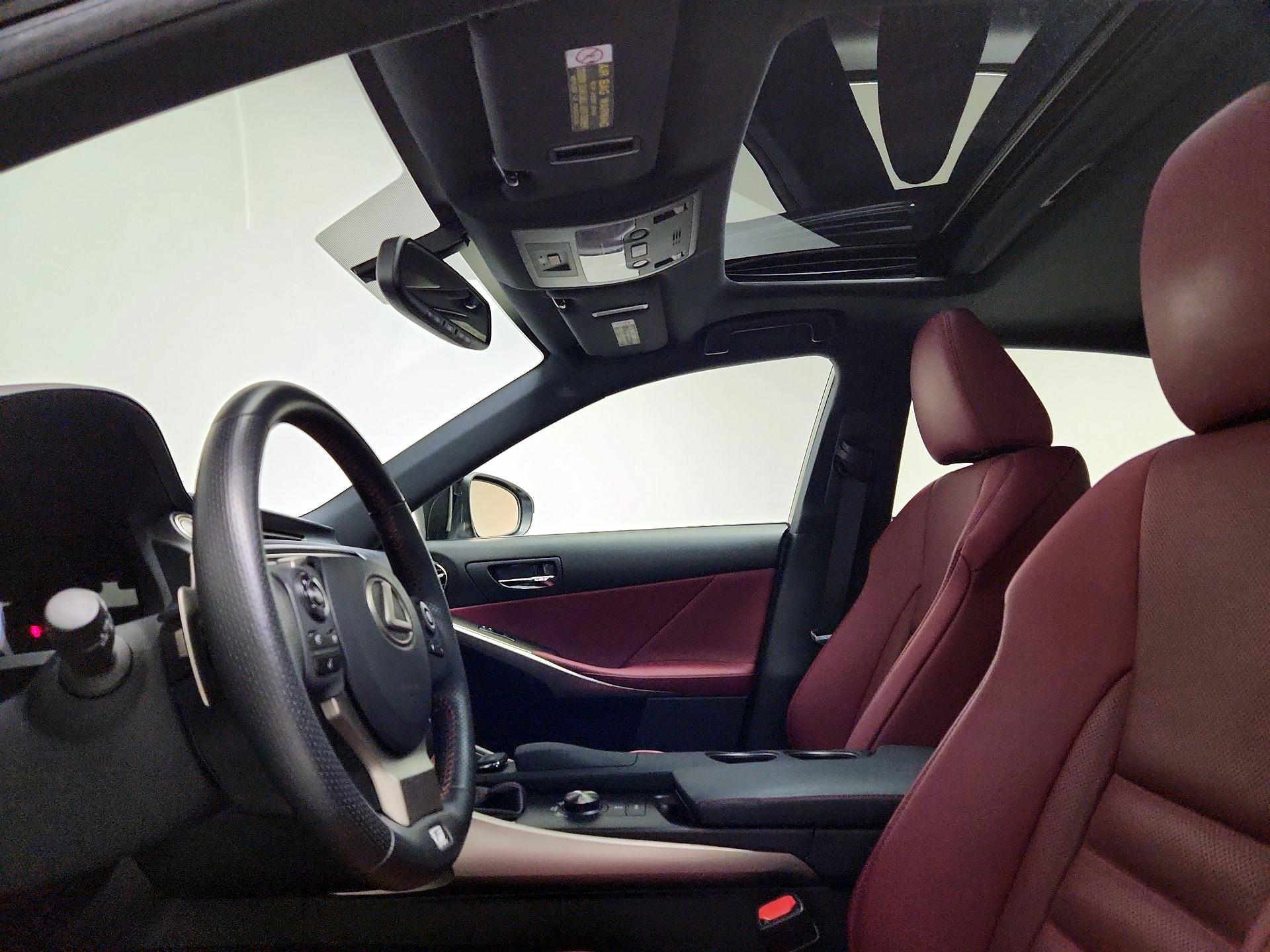 Thumbnail: 2015 Lexus IS - 20