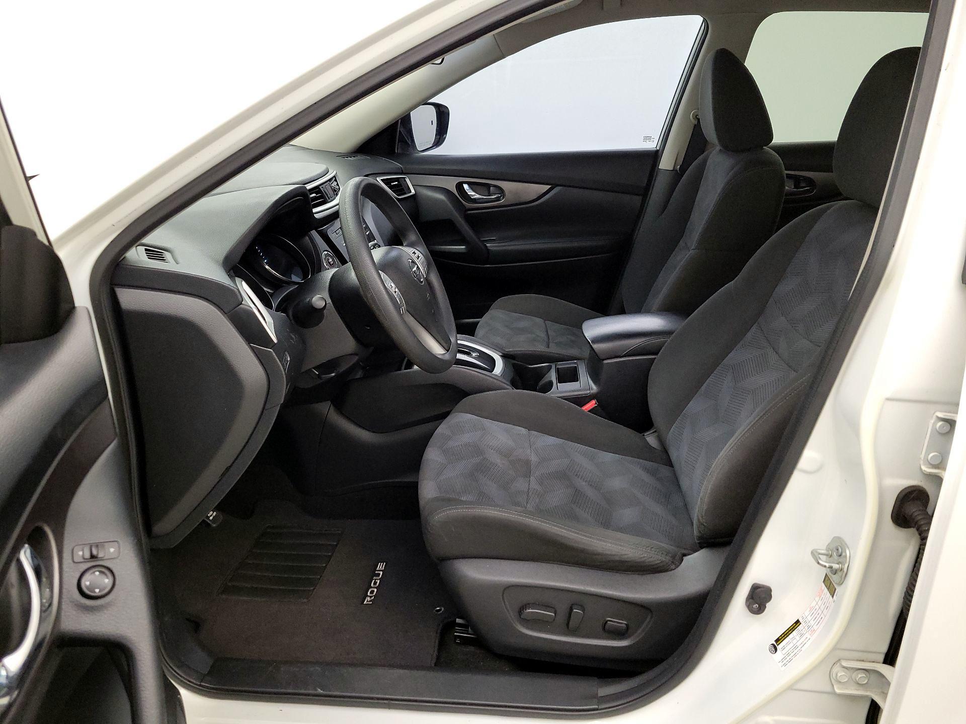 Thumbnail: 2016 Nissan Rogue - 11