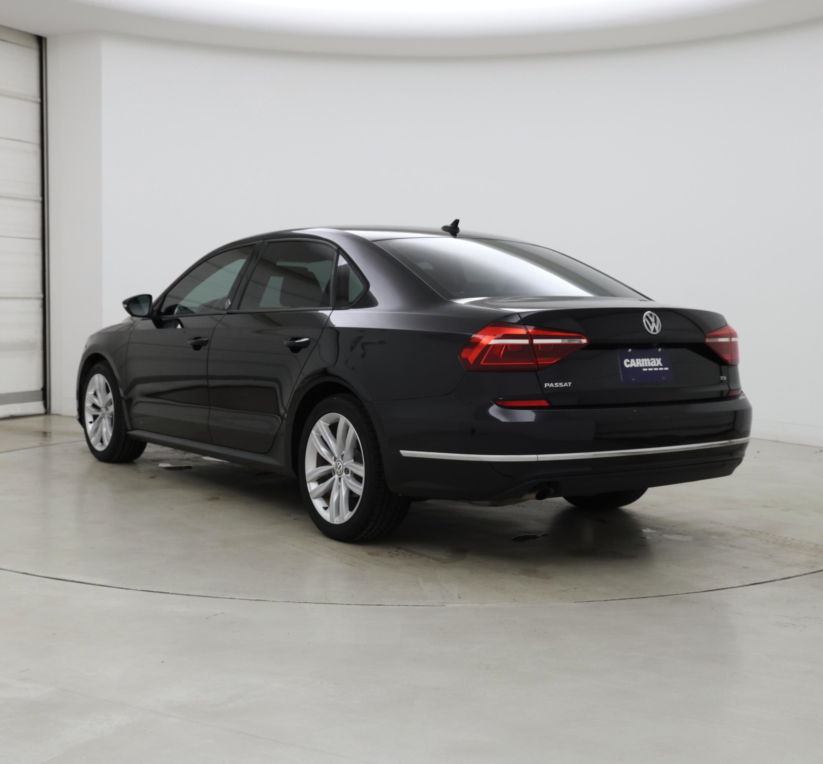 Thumbnail: 2019 Volkswagen Passat - 2