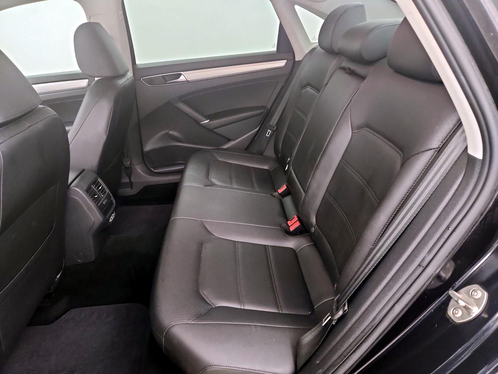 Thumbnail: 2019 Volkswagen Passat - 20
