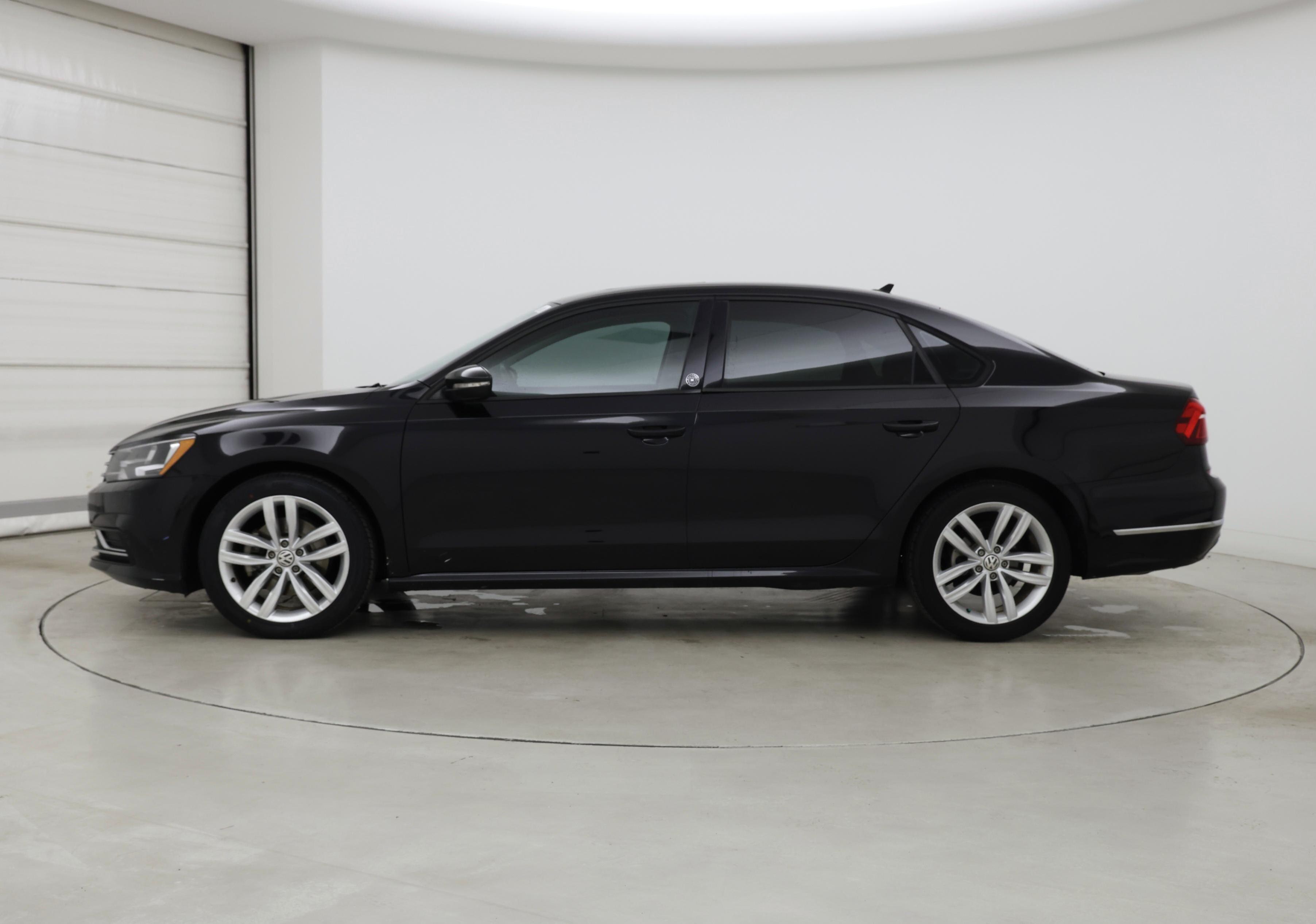 Thumbnail: 2019 Volkswagen Passat - 3