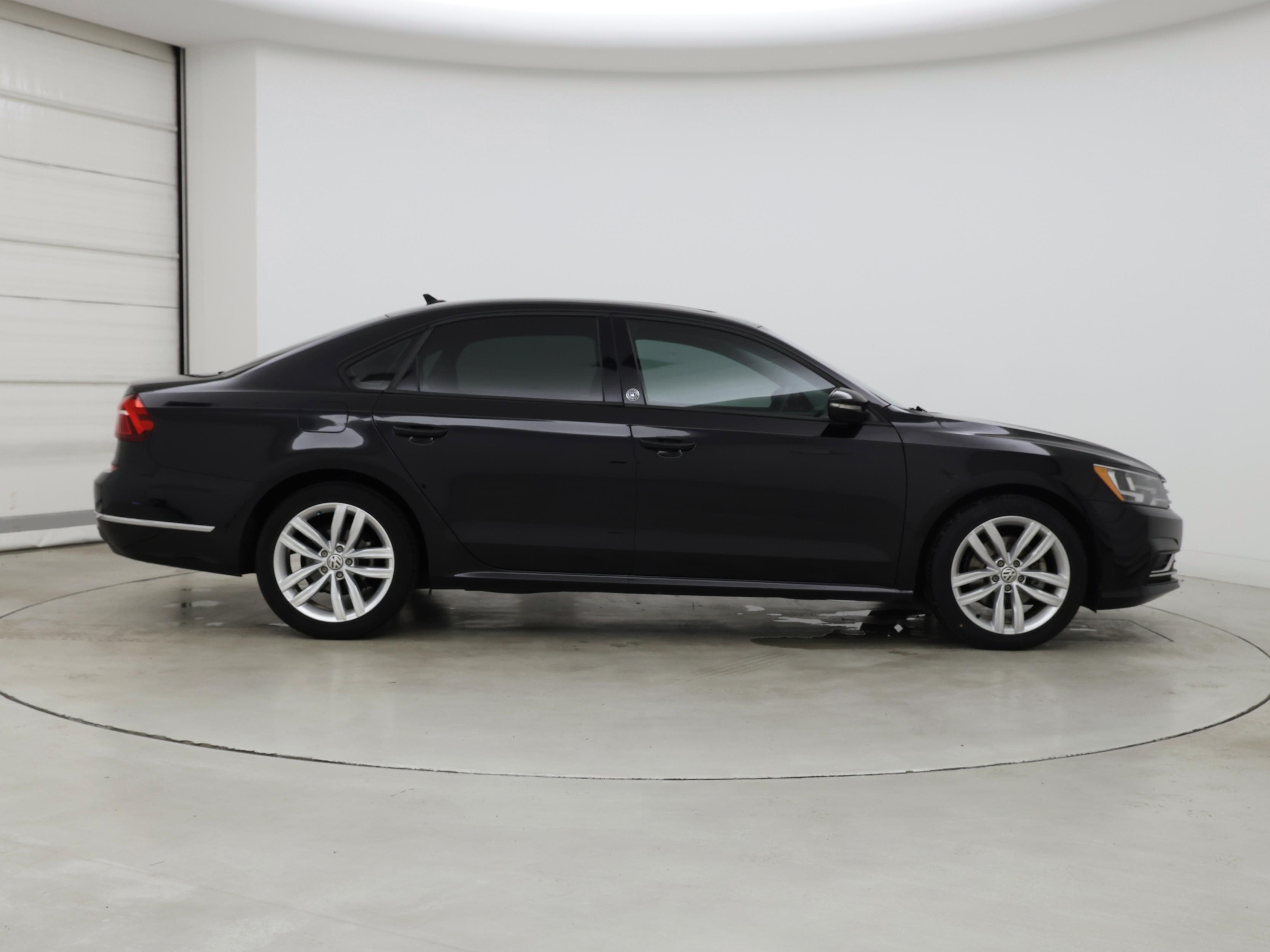 Thumbnail: 2019 Volkswagen Passat - 7