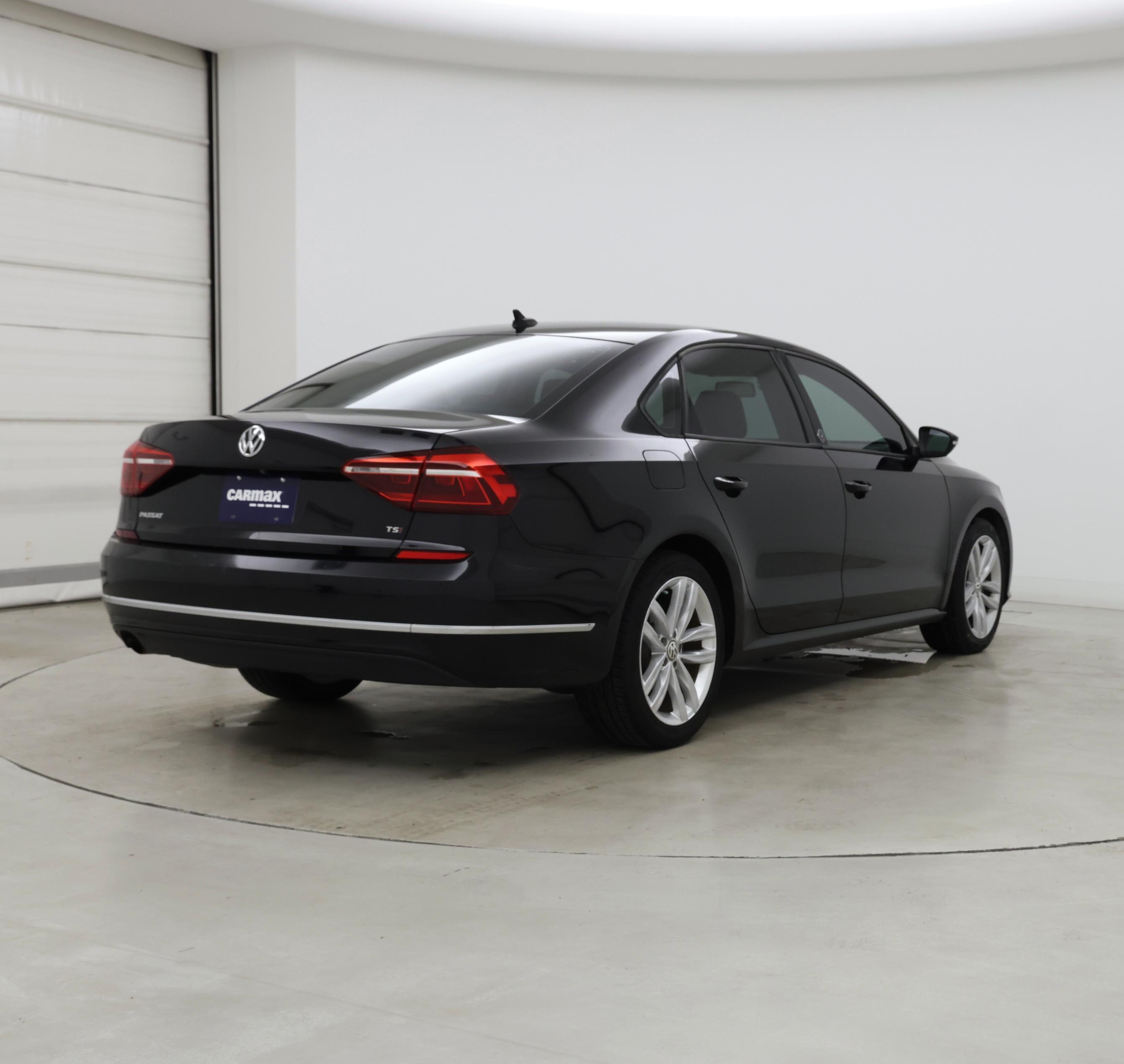 Thumbnail: 2019 Volkswagen Passat - 8