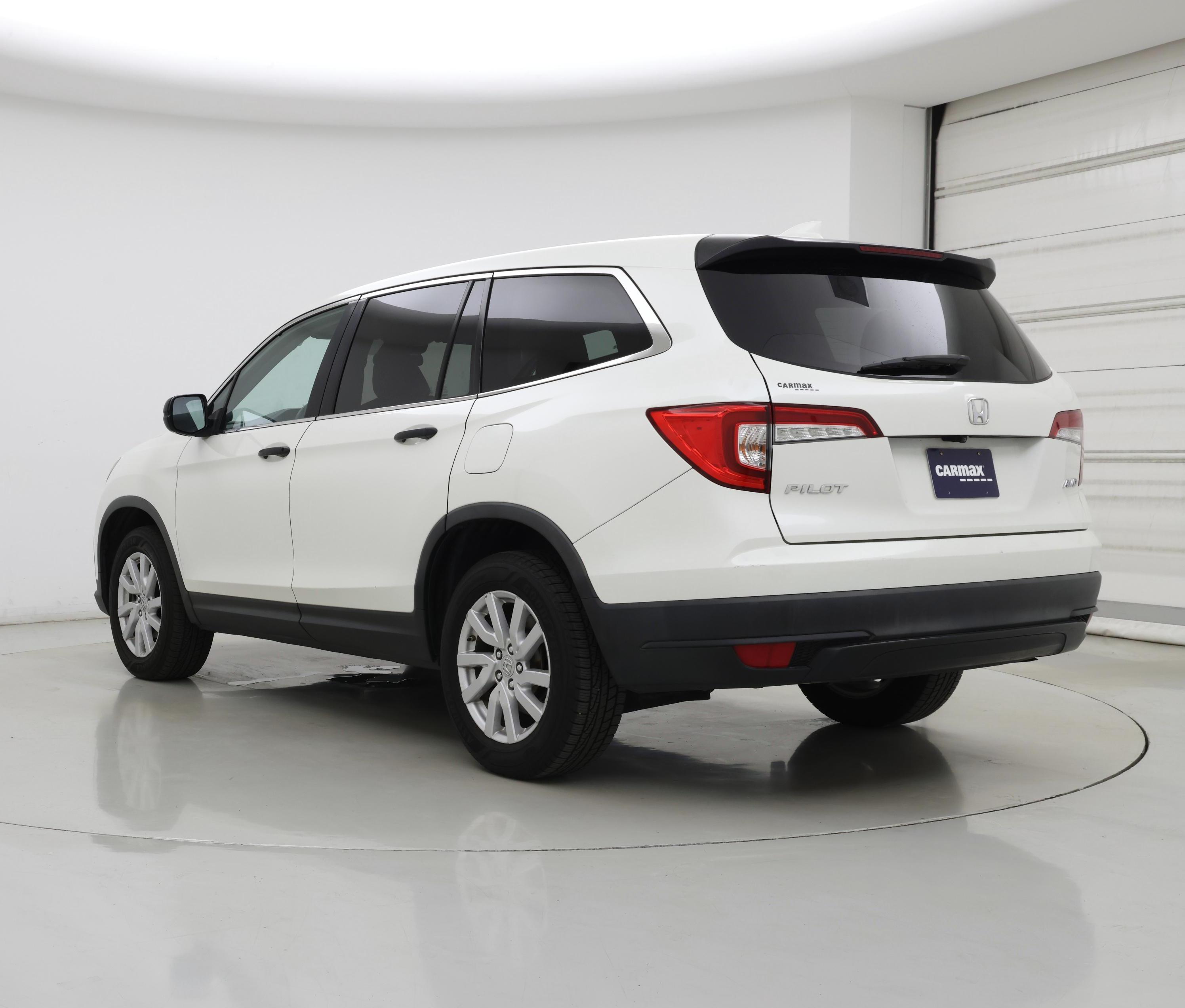 Thumbnail: 2019 Honda Pilot - 2