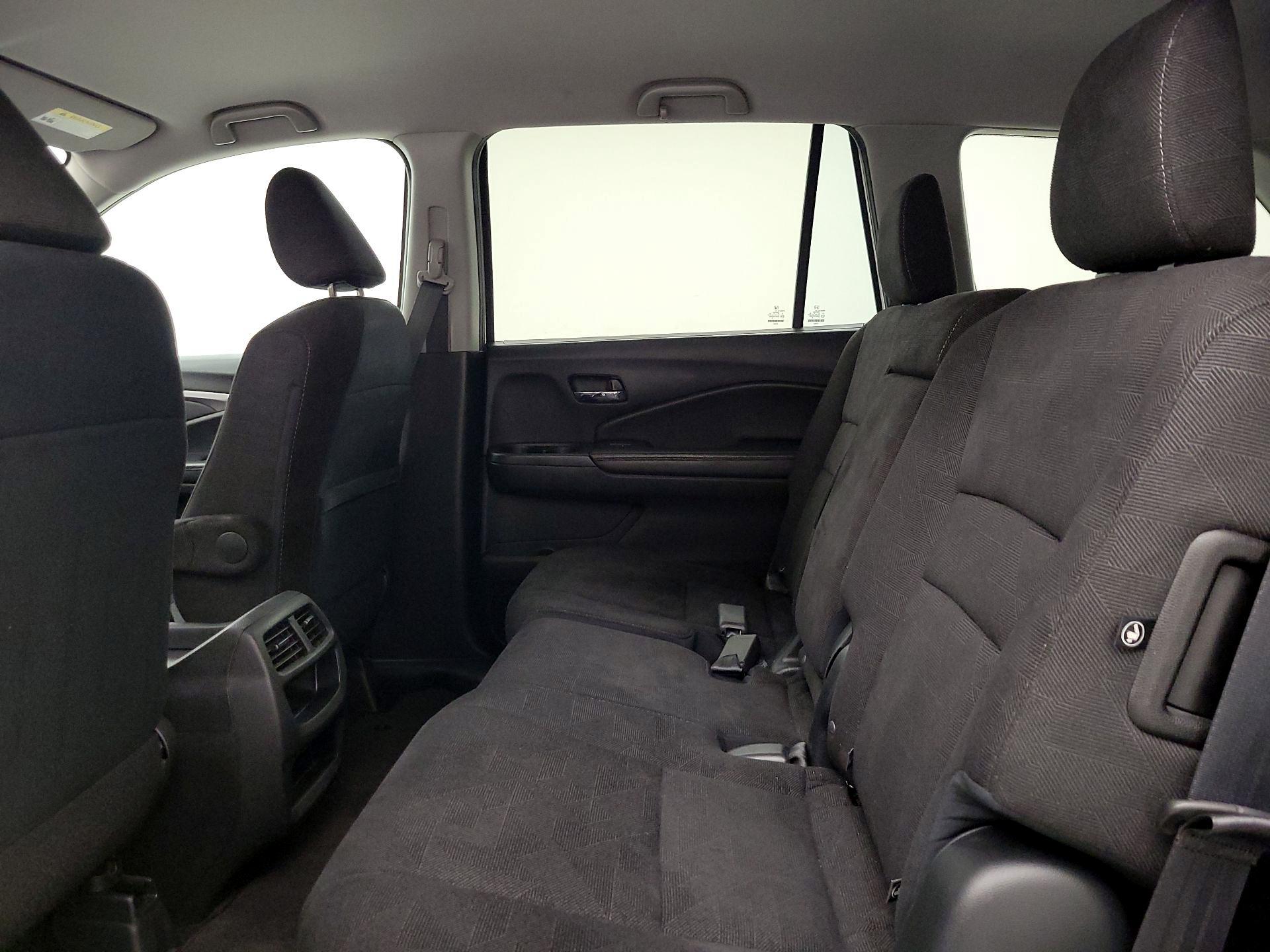 Thumbnail: 2019 Honda Pilot - 19