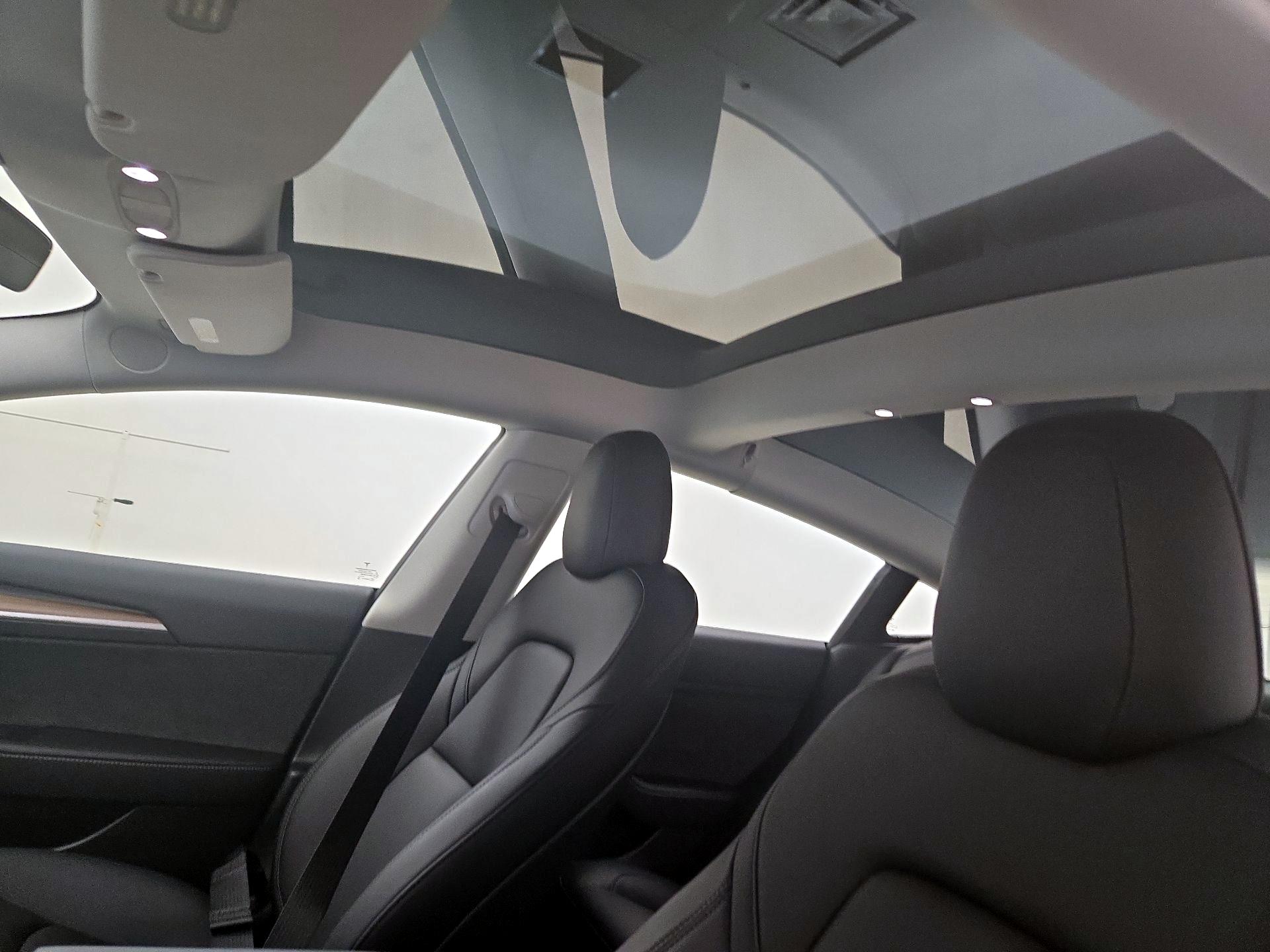 Thumbnail: 2023 Tesla Model 3 - 18