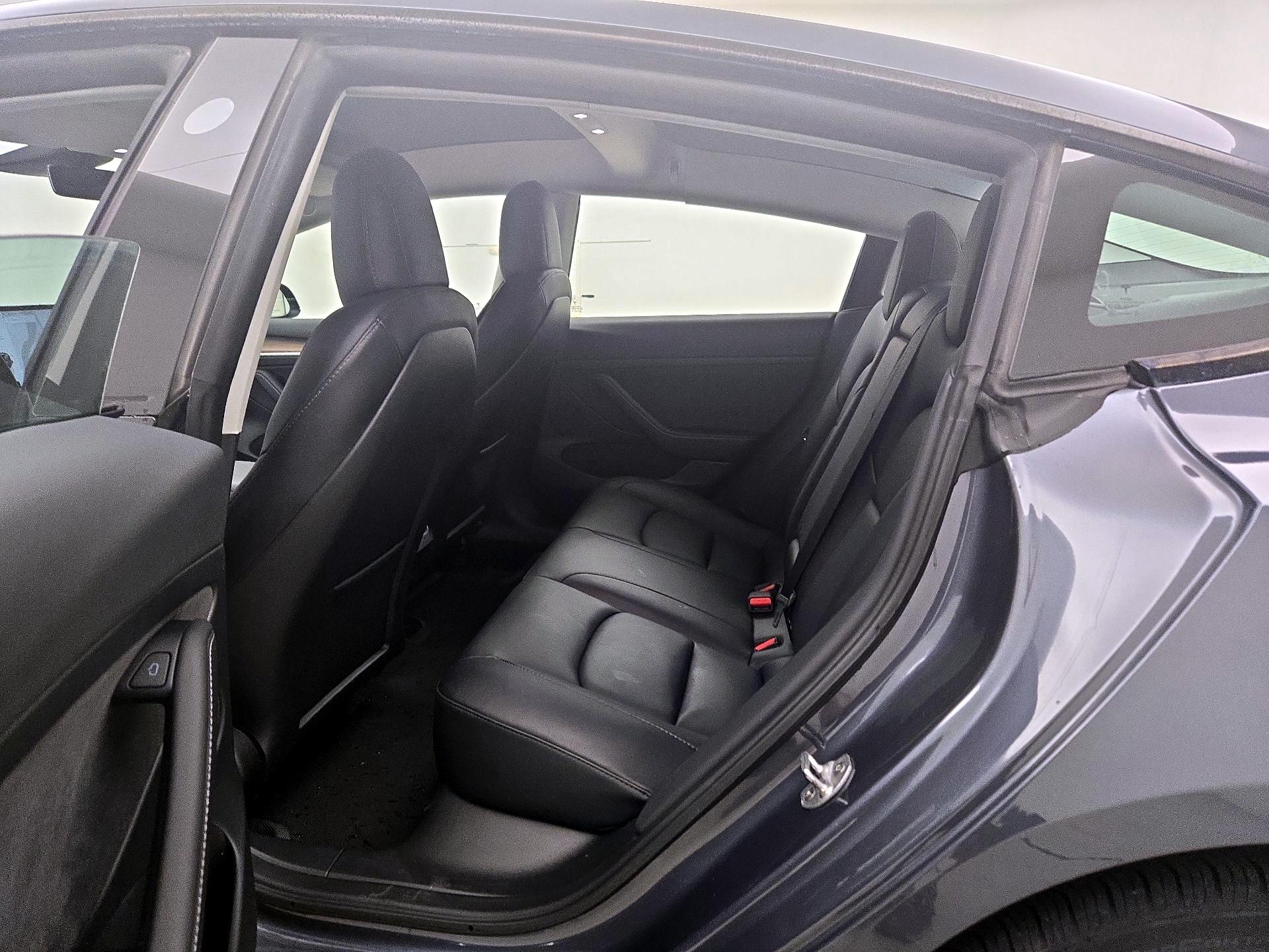 Thumbnail: 2023 Tesla Model 3 - 19