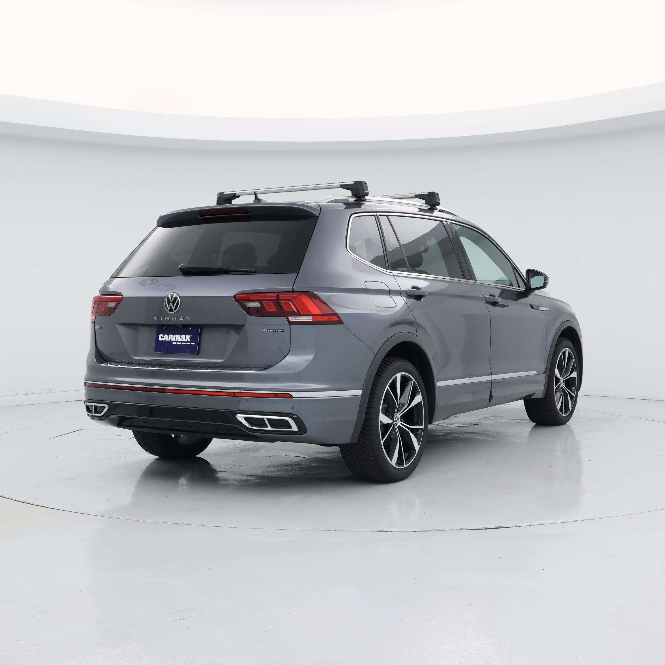 Thumbnail: 2022 Volkswagen Tiguan - 8