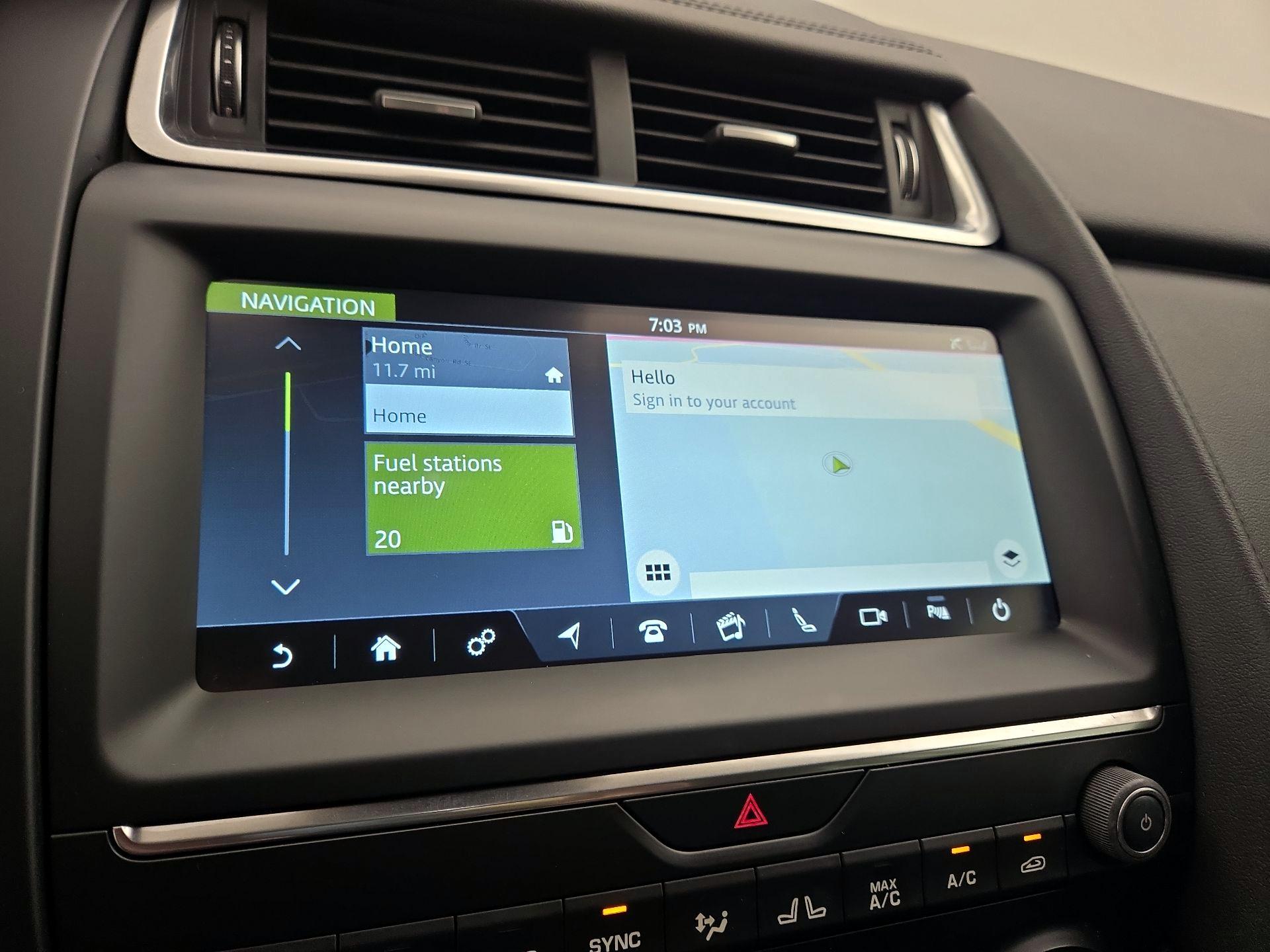 Thumbnail: 2019 Jaguar E-Pace - 14