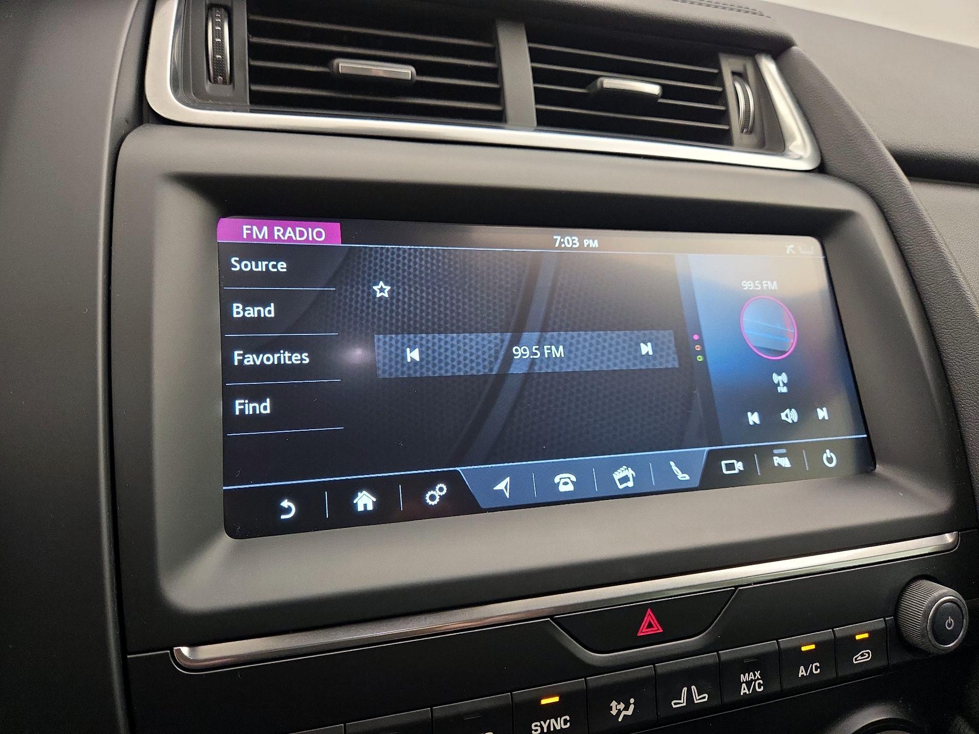 Thumbnail: 2019 Jaguar E-Pace - 16