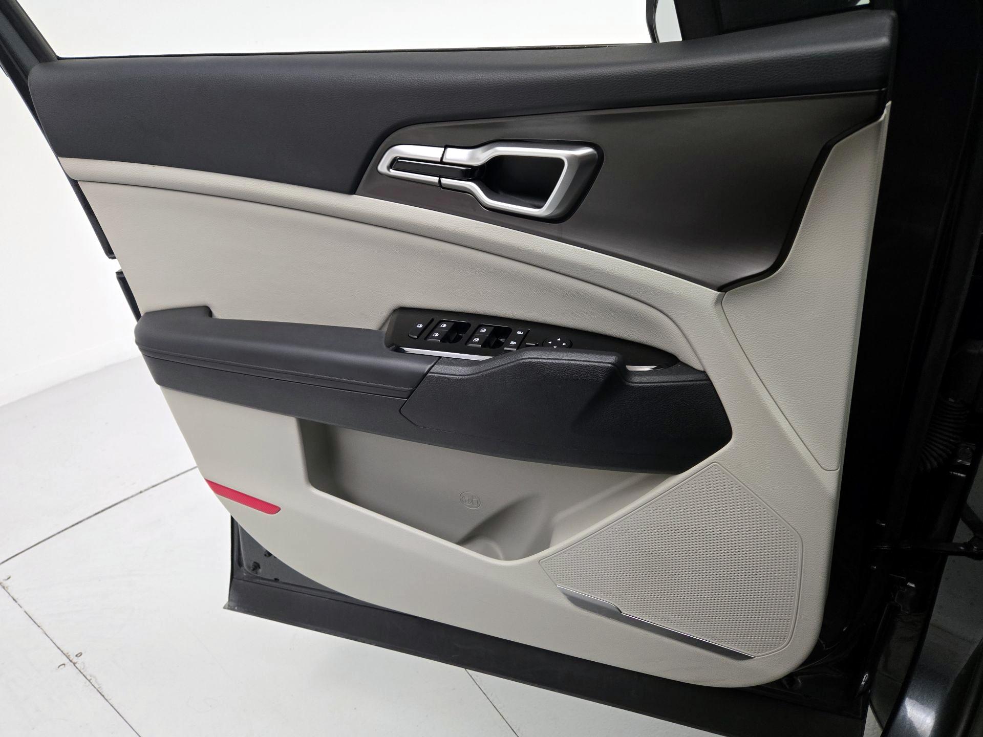Thumbnail: 2024 Kia Sportage - 12