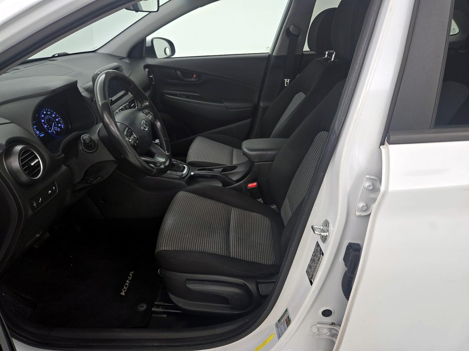 2020 Hyundai Kona SEL - Photo 12
