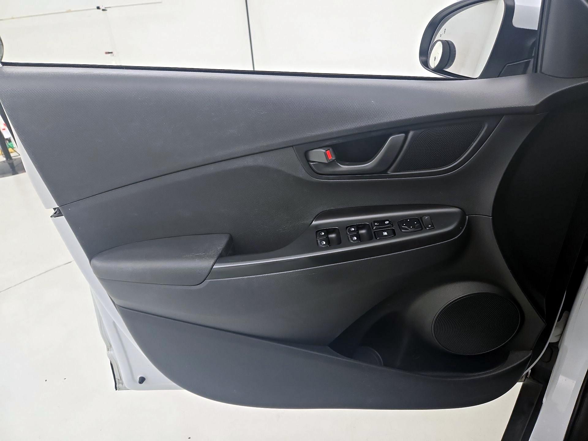 Thumbnail: 2020 Hyundai Kona - 12