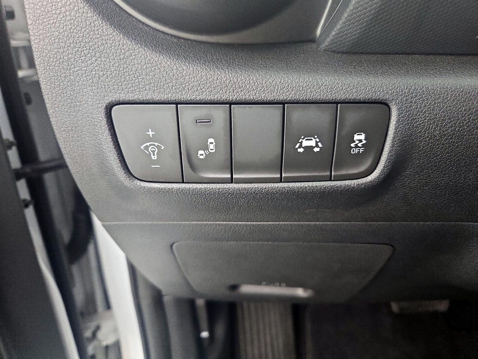 2020 Hyundai Kona SEL - Photo 14