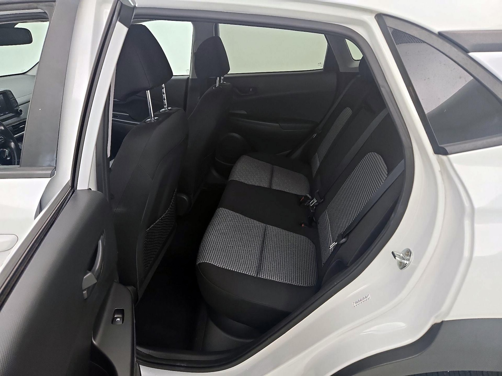 2020 Hyundai Kona SEL - Photo 20