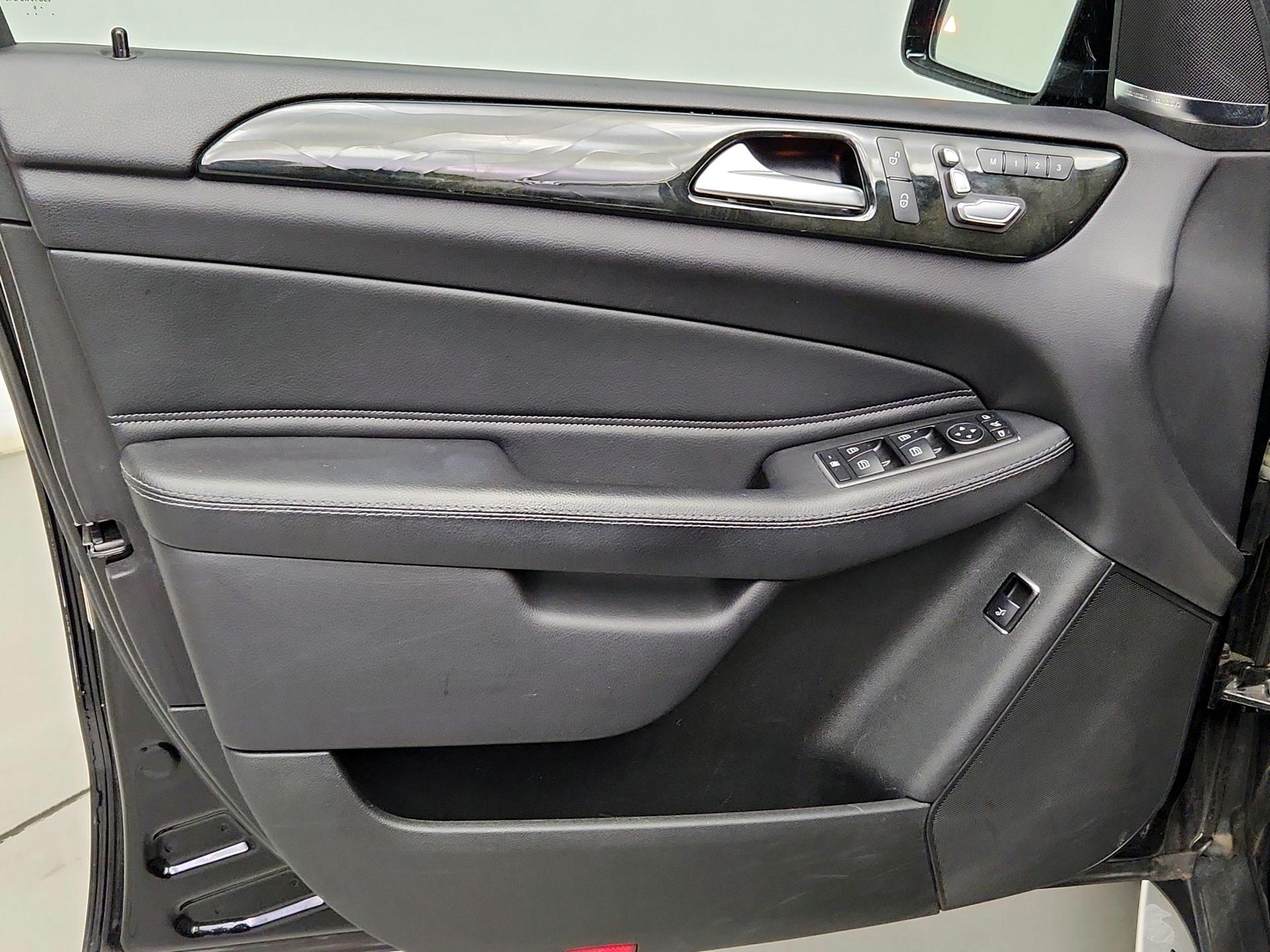 Thumbnail: 2016 Mercedes-Benz GLE - 12
