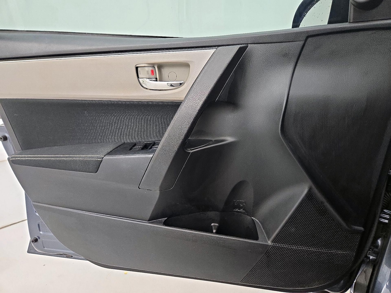 2017 Toyota Corolla LE - Photo 13
