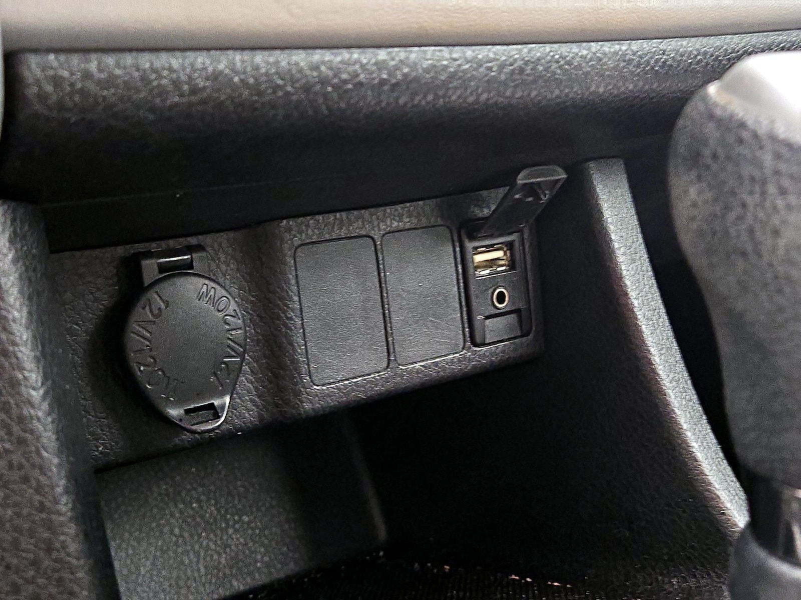 2017 Toyota Corolla LE - Photo 19
