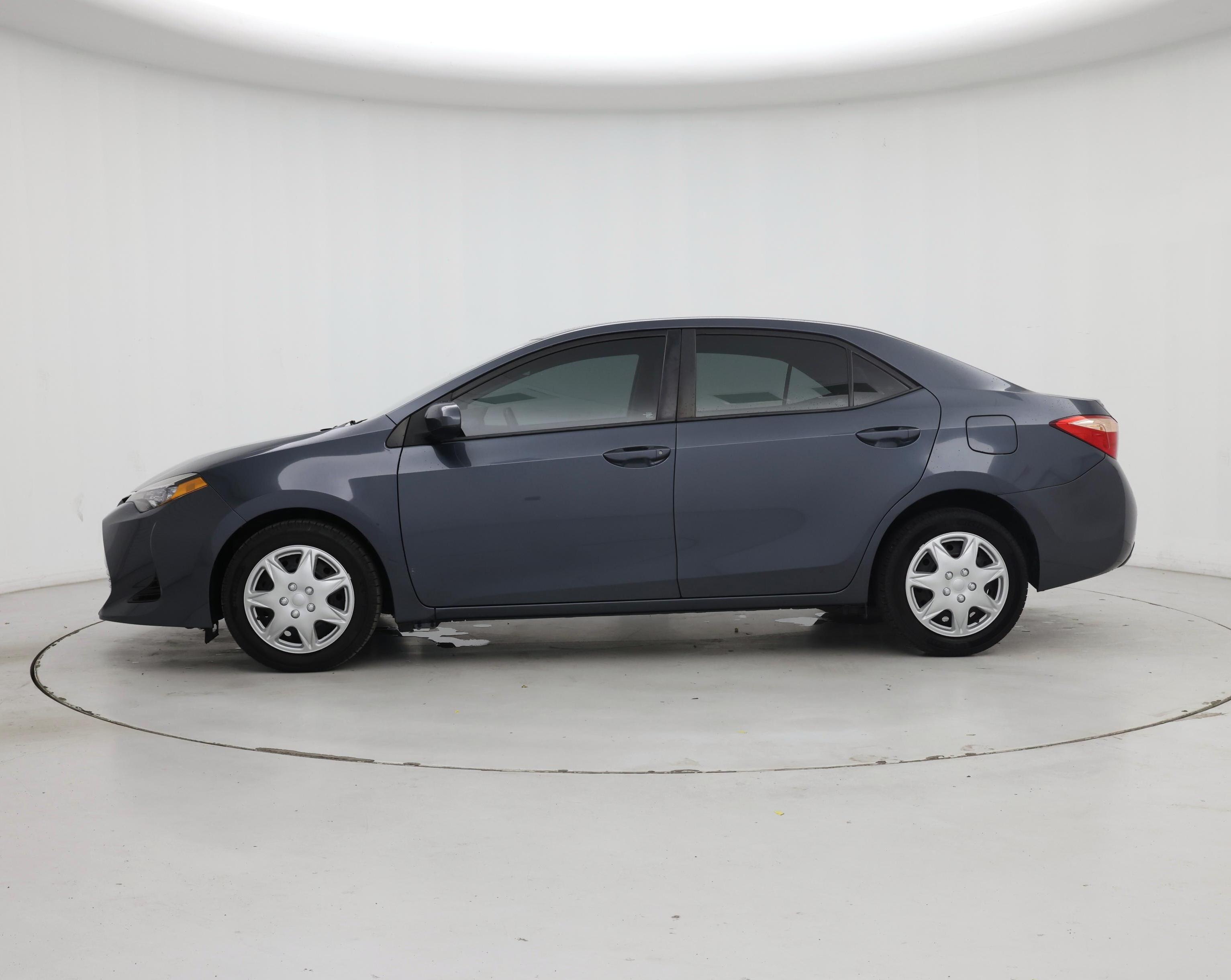 Thumbnail: 2017 Toyota Corolla - 3