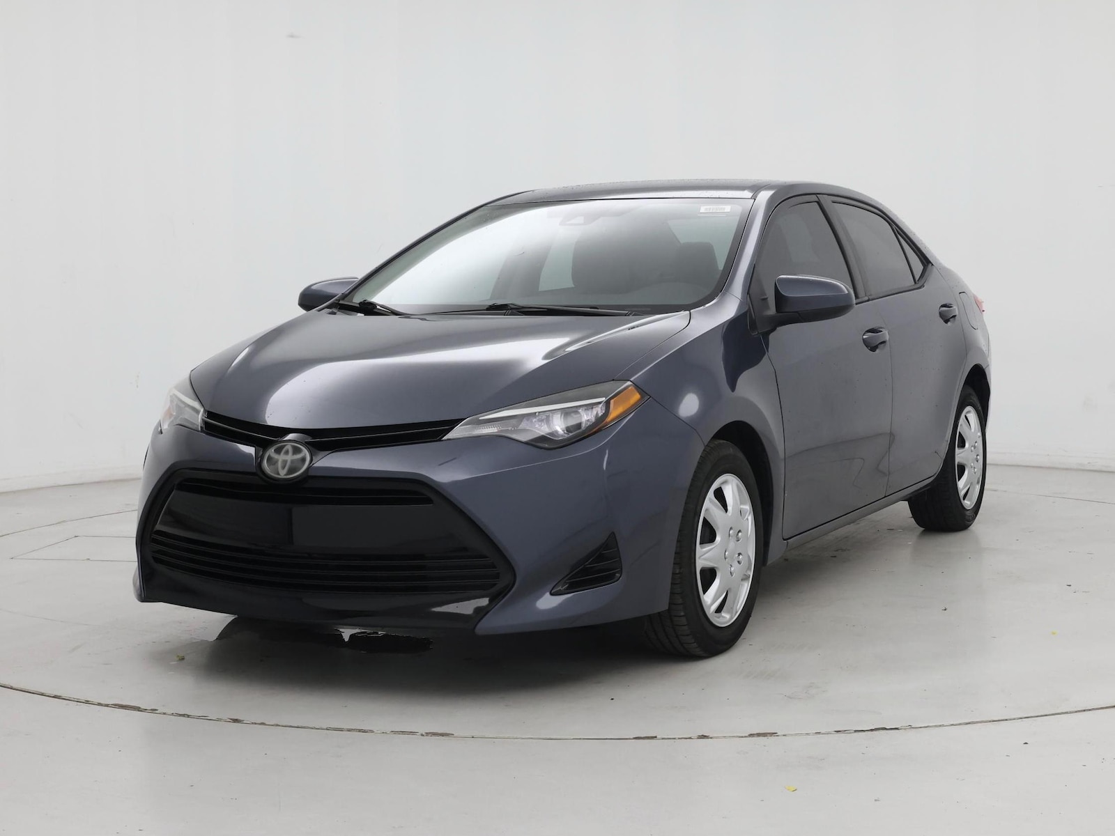 2017 Toyota Corolla LE - Photo 5