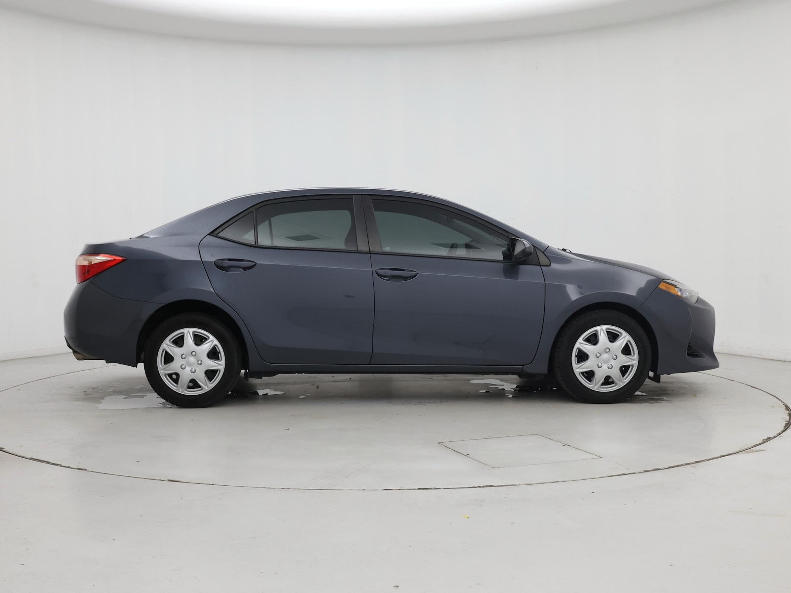 2017 Toyota Corolla LE - Photo 8