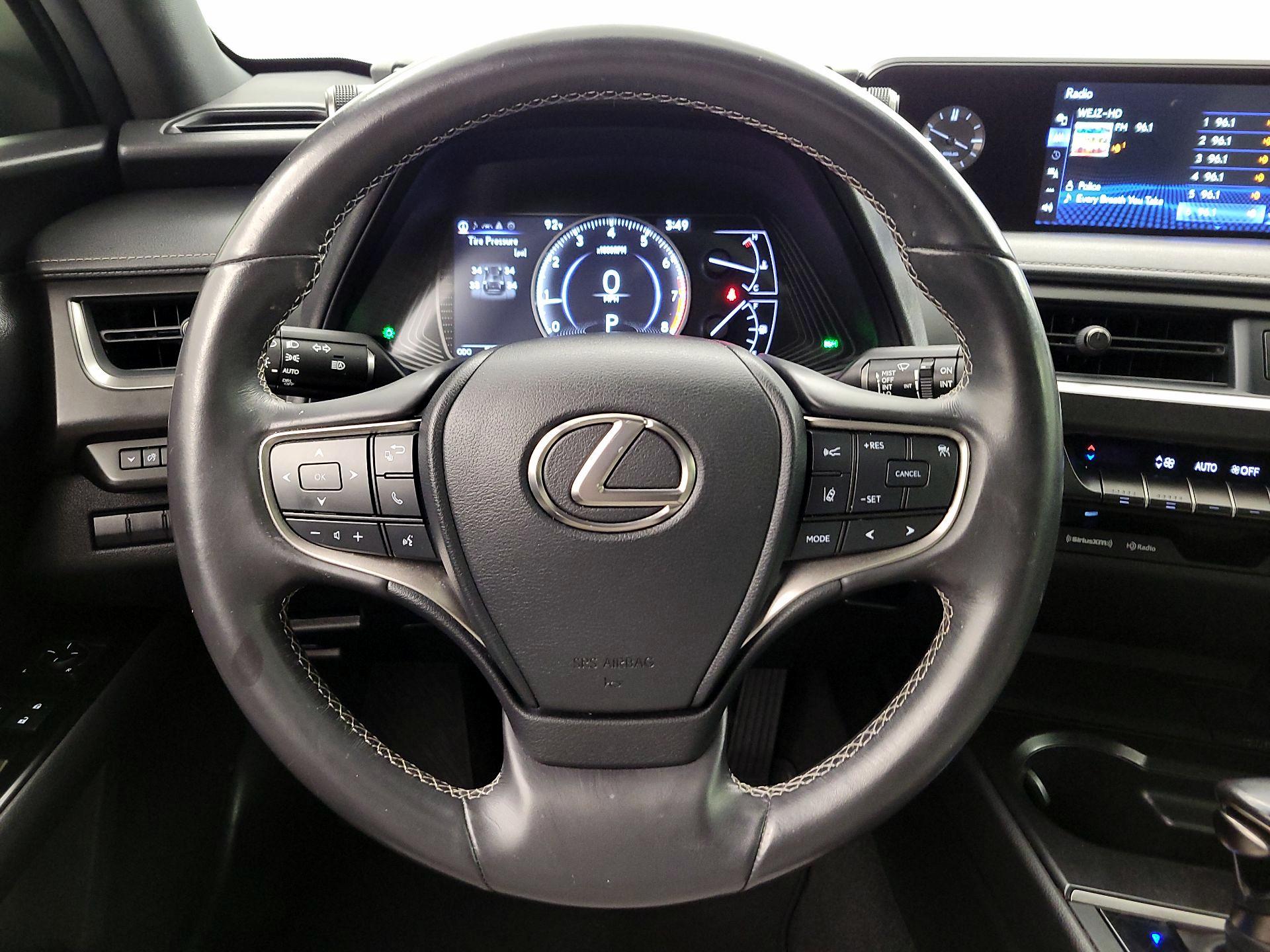 Thumbnail: 2020 Lexus UX - 10