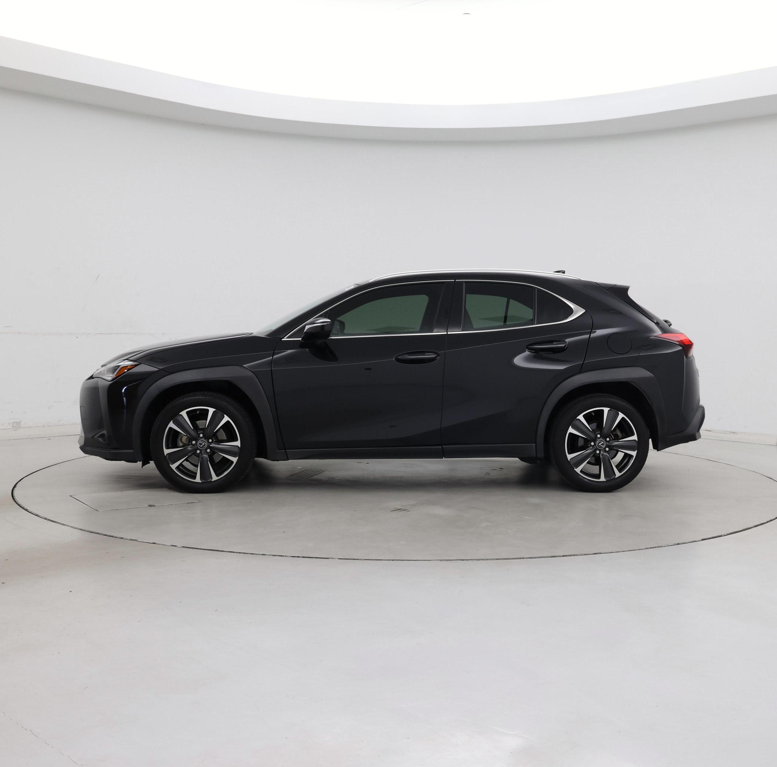 Thumbnail: 2020 Lexus UX - 3
