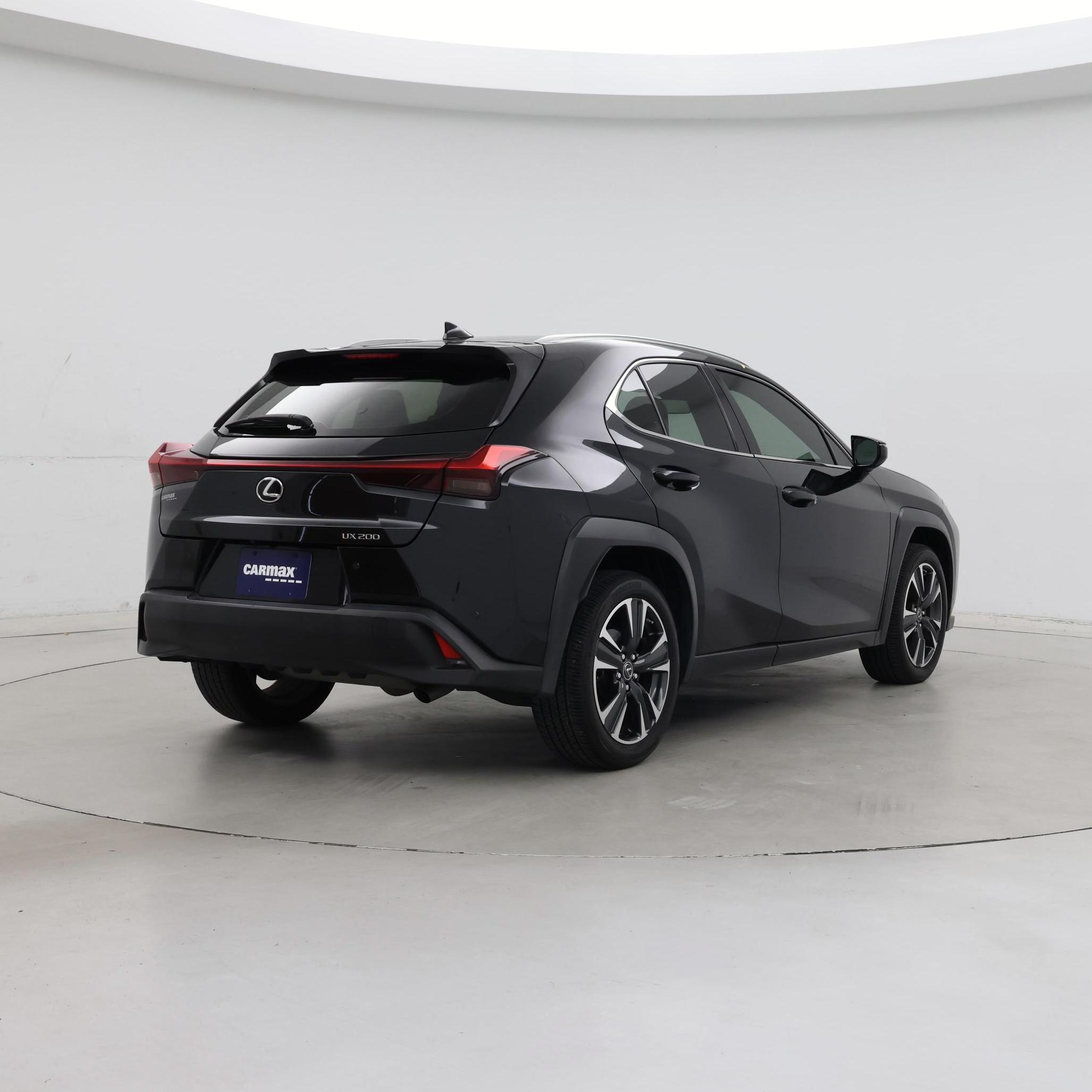 Thumbnail: 2020 Lexus UX - 8