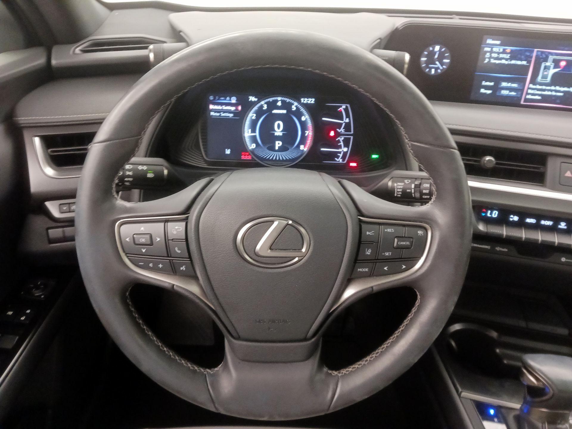 Thumbnail: 2021 Lexus UX - 10