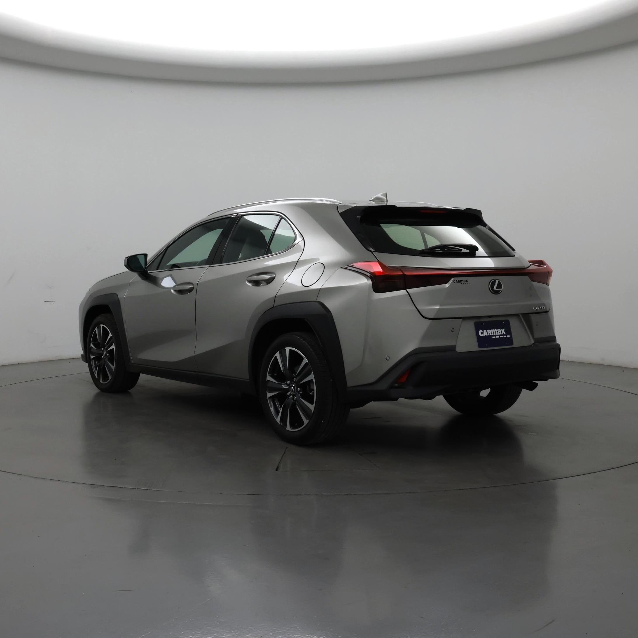 Thumbnail: 2021 Lexus UX - 2