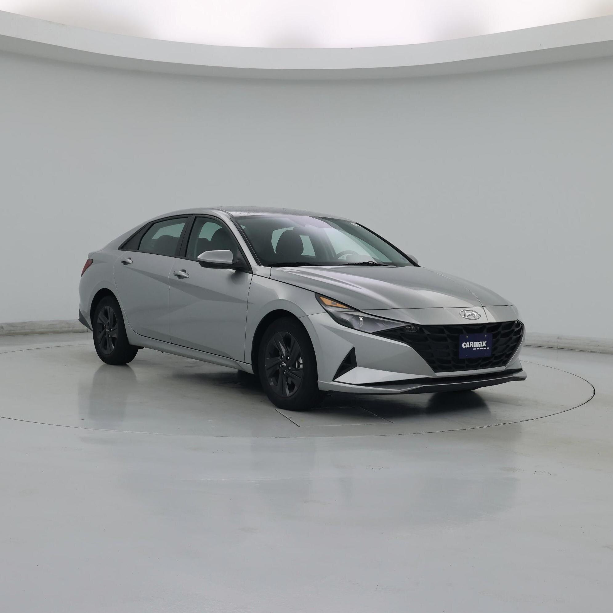 Silver 2023 Hyundai Elantra Sedan Front-Wheel Drive Automatic
