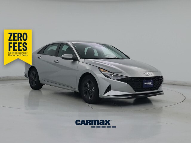Silver 2023 Hyundai Elantra Sedan Front-Wheel Drive Automatic