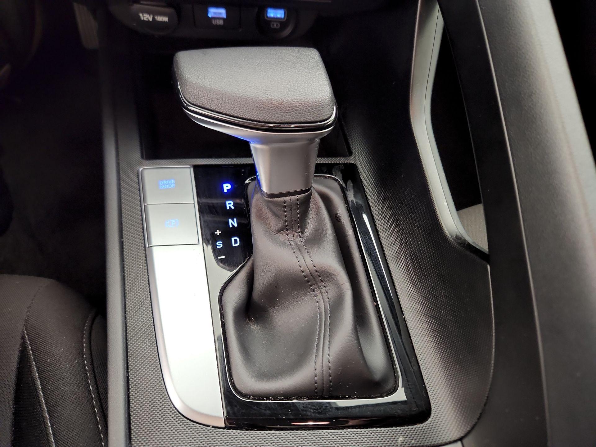 Thumbnail: 2023 Hyundai Elantra - 17