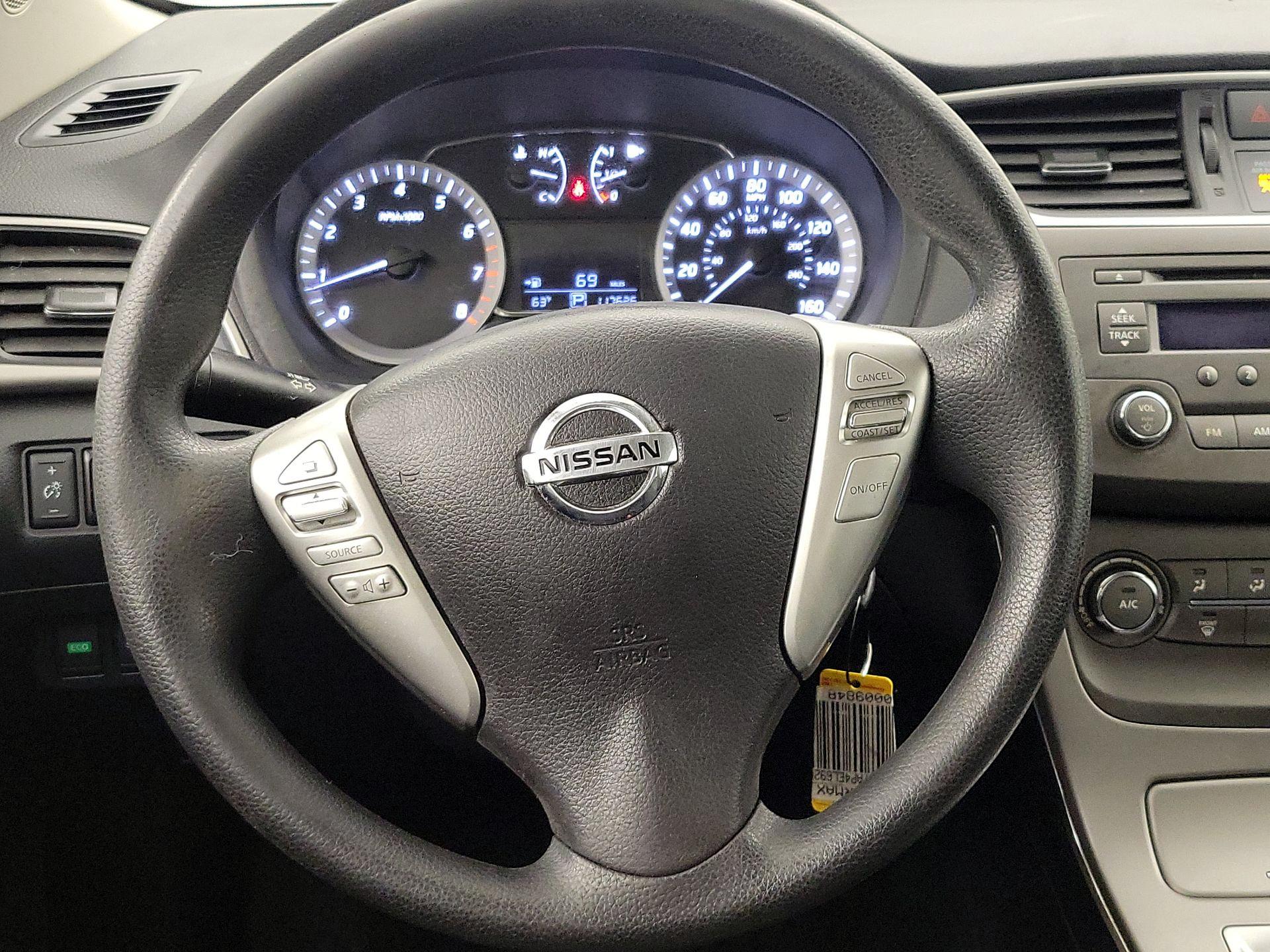 Thumbnail: 2014 Nissan Sentra - 10