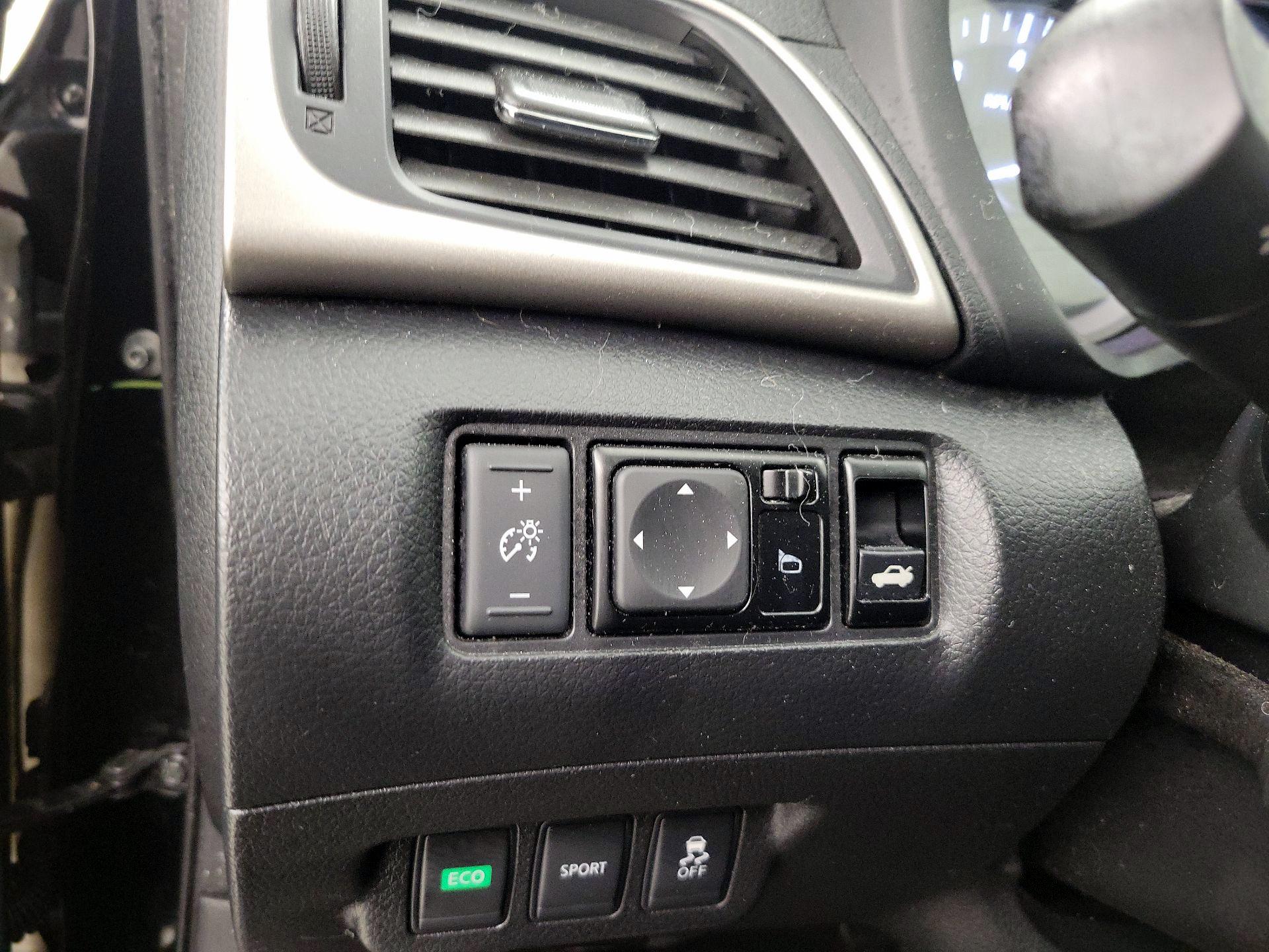 Thumbnail: 2014 Nissan Sentra - 13