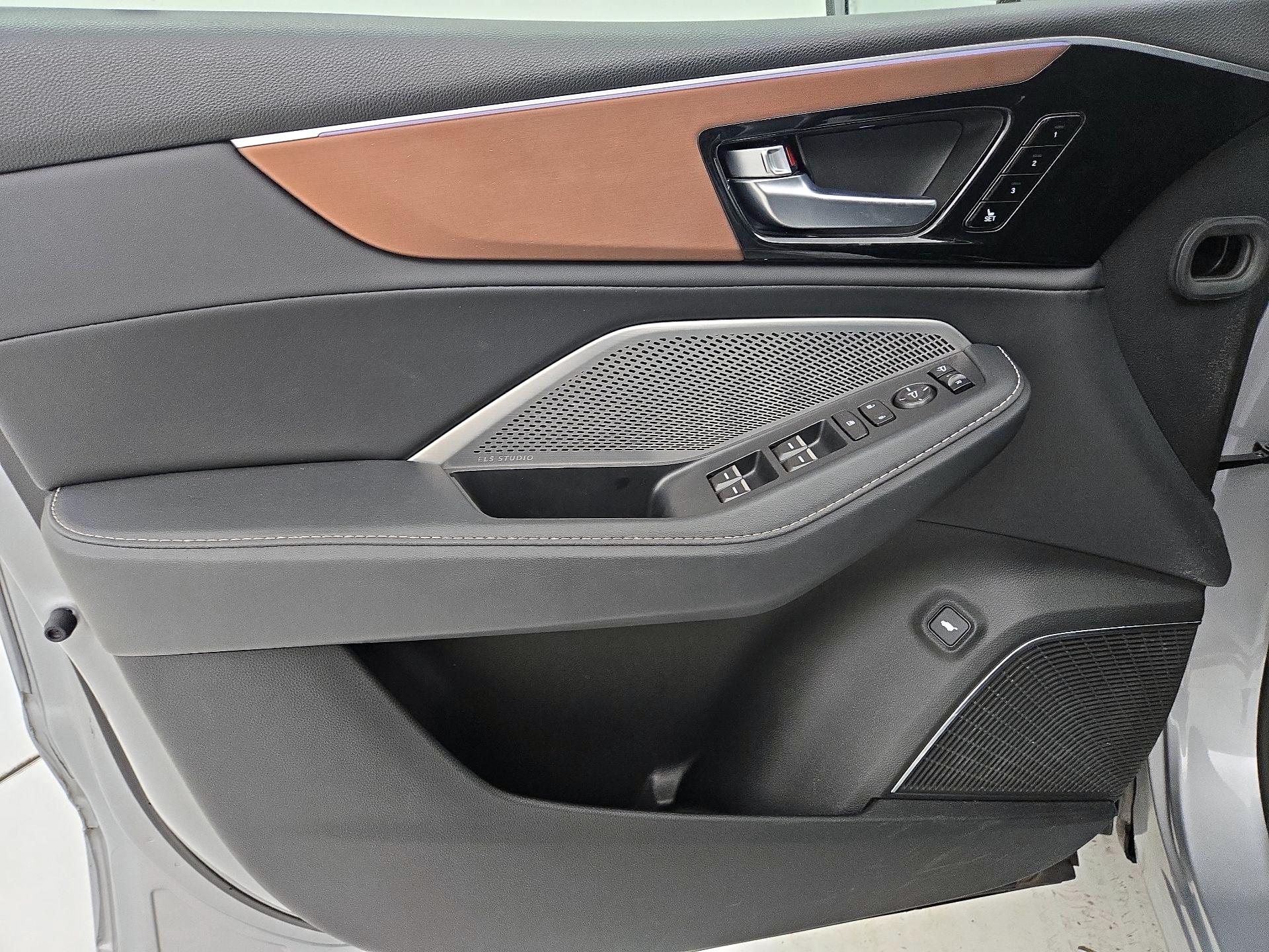 Thumbnail: 2022 Acura MDX - 12