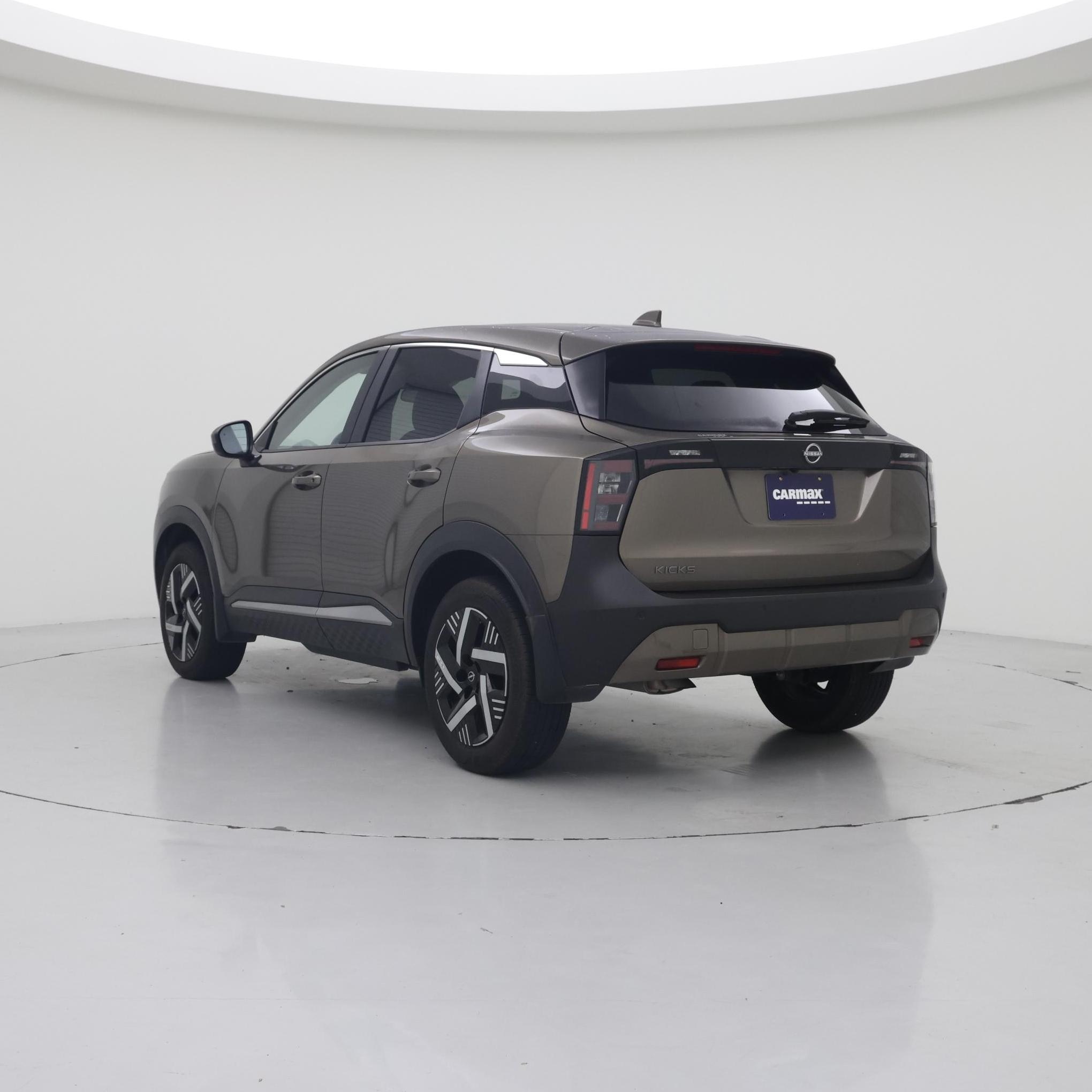 Thumbnail: 2025 Nissan Kicks - 2