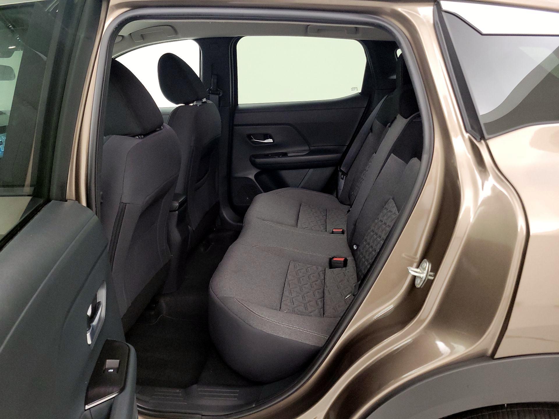 Thumbnail: 2025 Nissan Kicks - 19