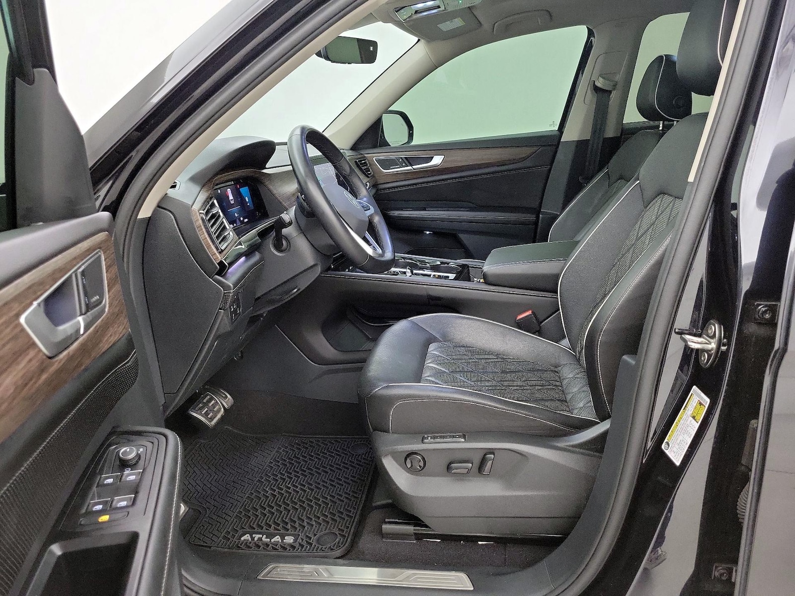 2024 Volkswagen Atlas SEL Premium R-Line - Photo 12